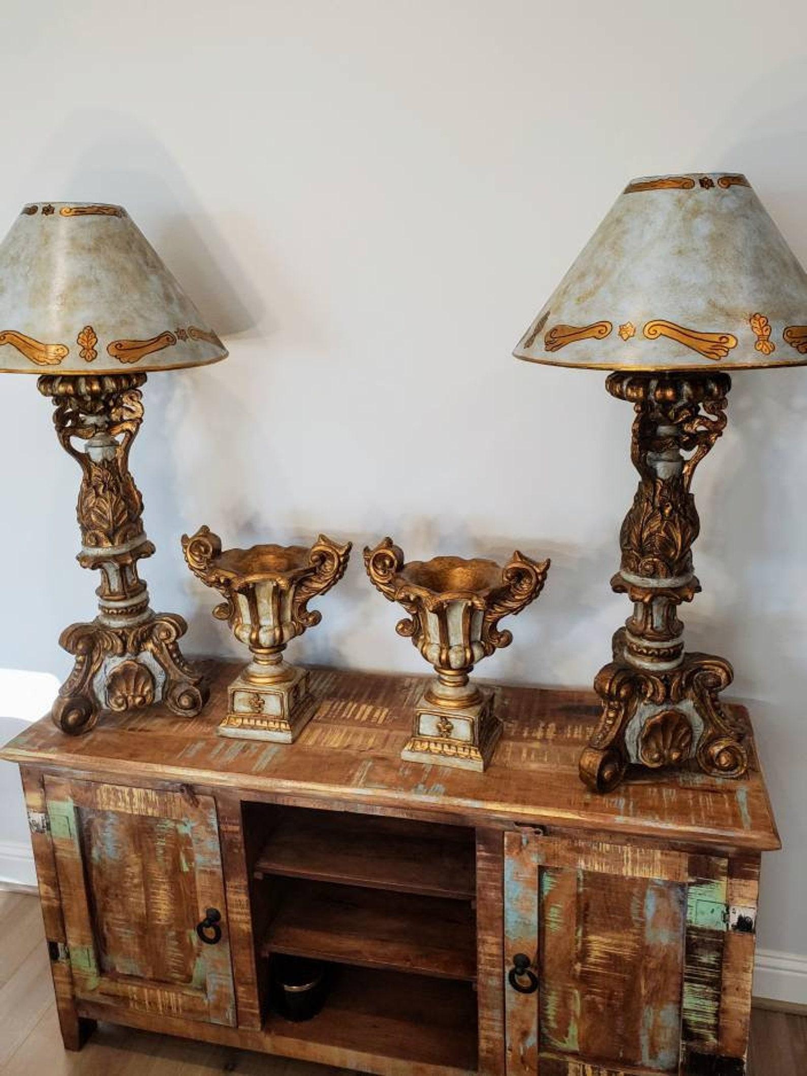 Paar italienische Barock-Altar-Kerzenständer-Tischlampen, MAC-Skulptur (Vergoldet) im Angebot