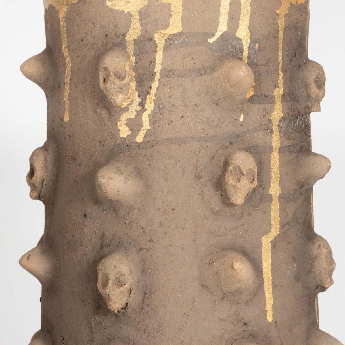 Paire de lampes de table à motif de crâne en céramique macabre en vente 2