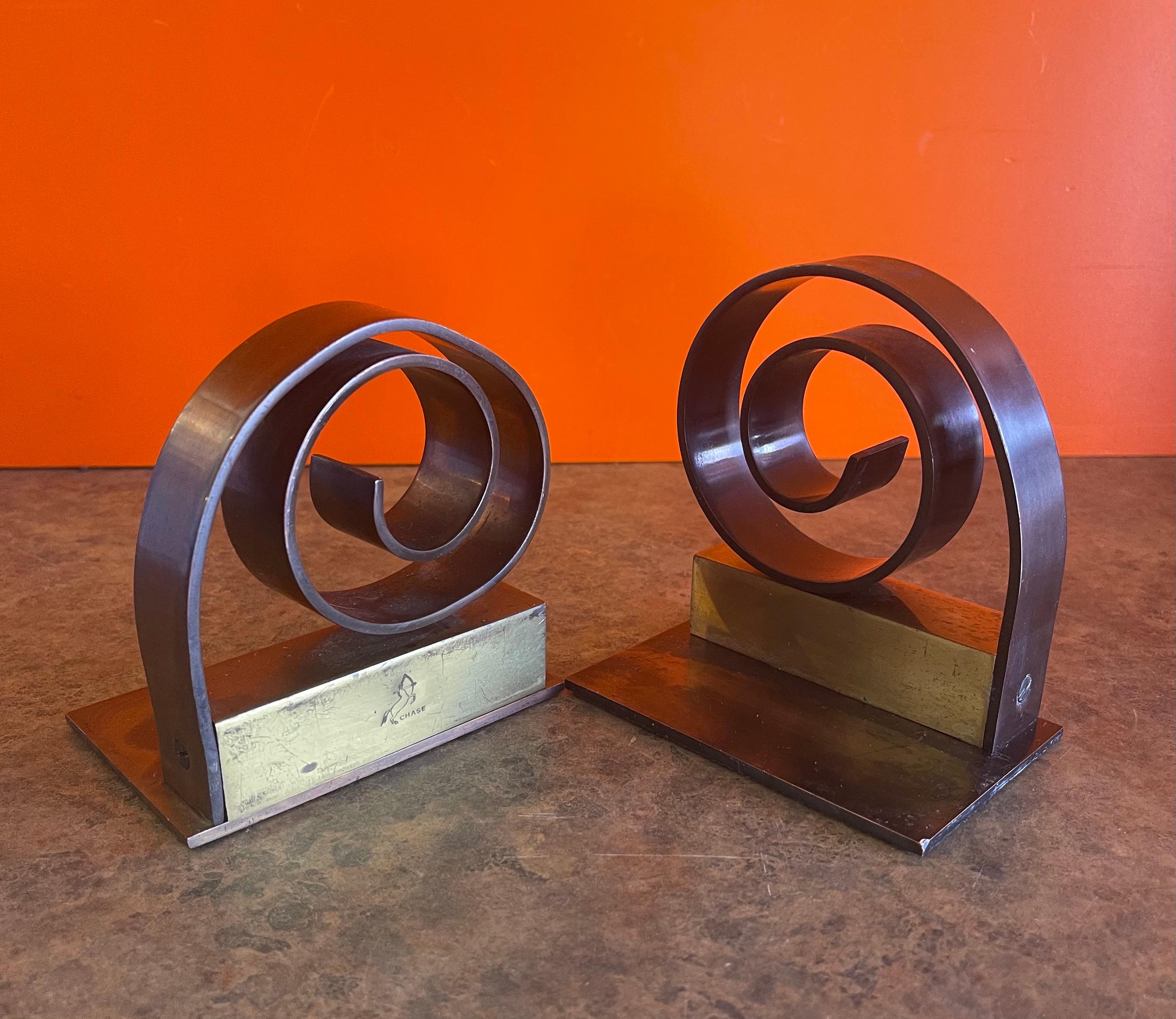 Pair of Machine Age Art Deco Bookends by Walter Von Nessen for Chase & Co. 5