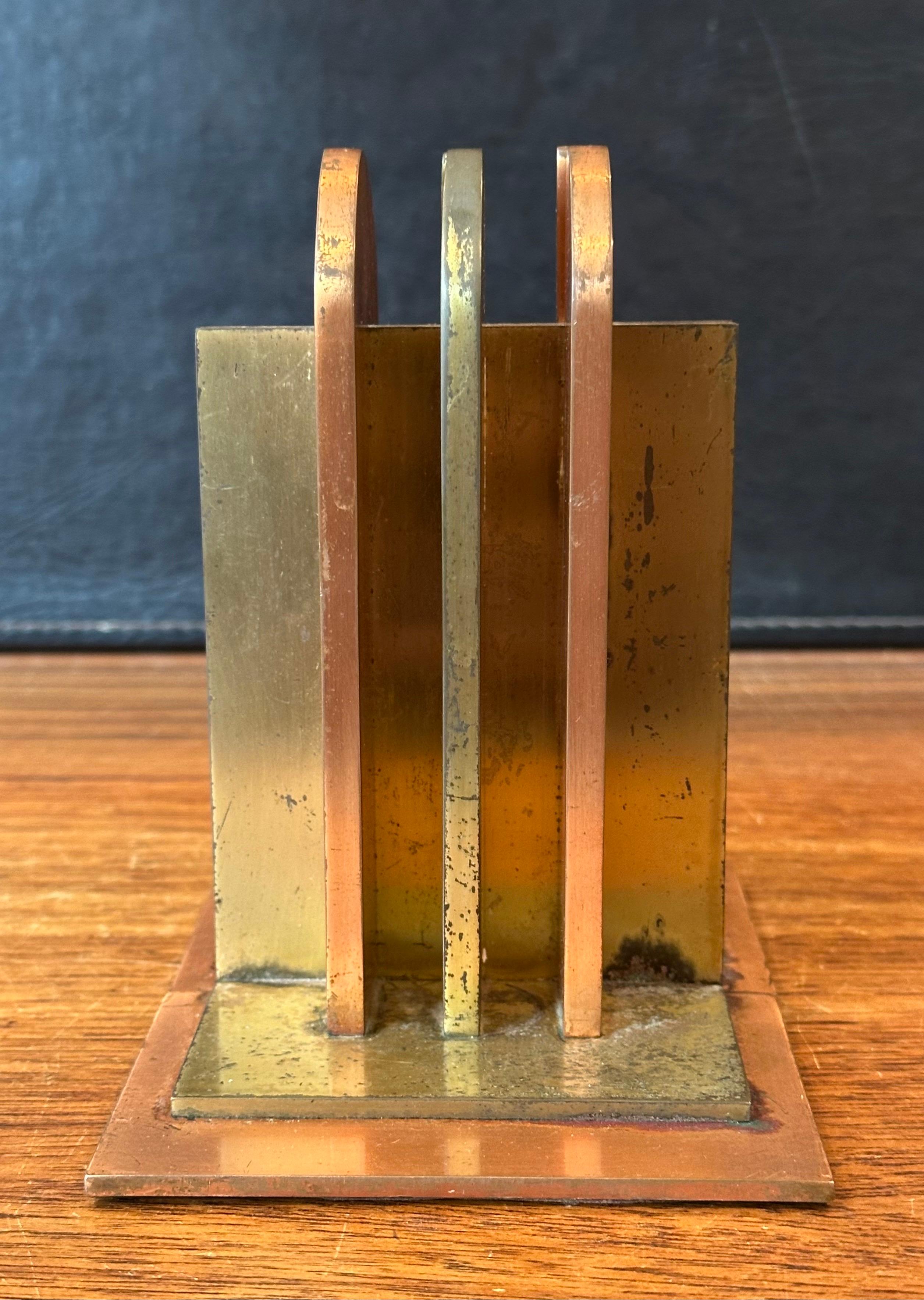 Paire de serre-livres Art Déco de l'ère des machines par Walter Von Nessen pour Chase & Co en vente 9