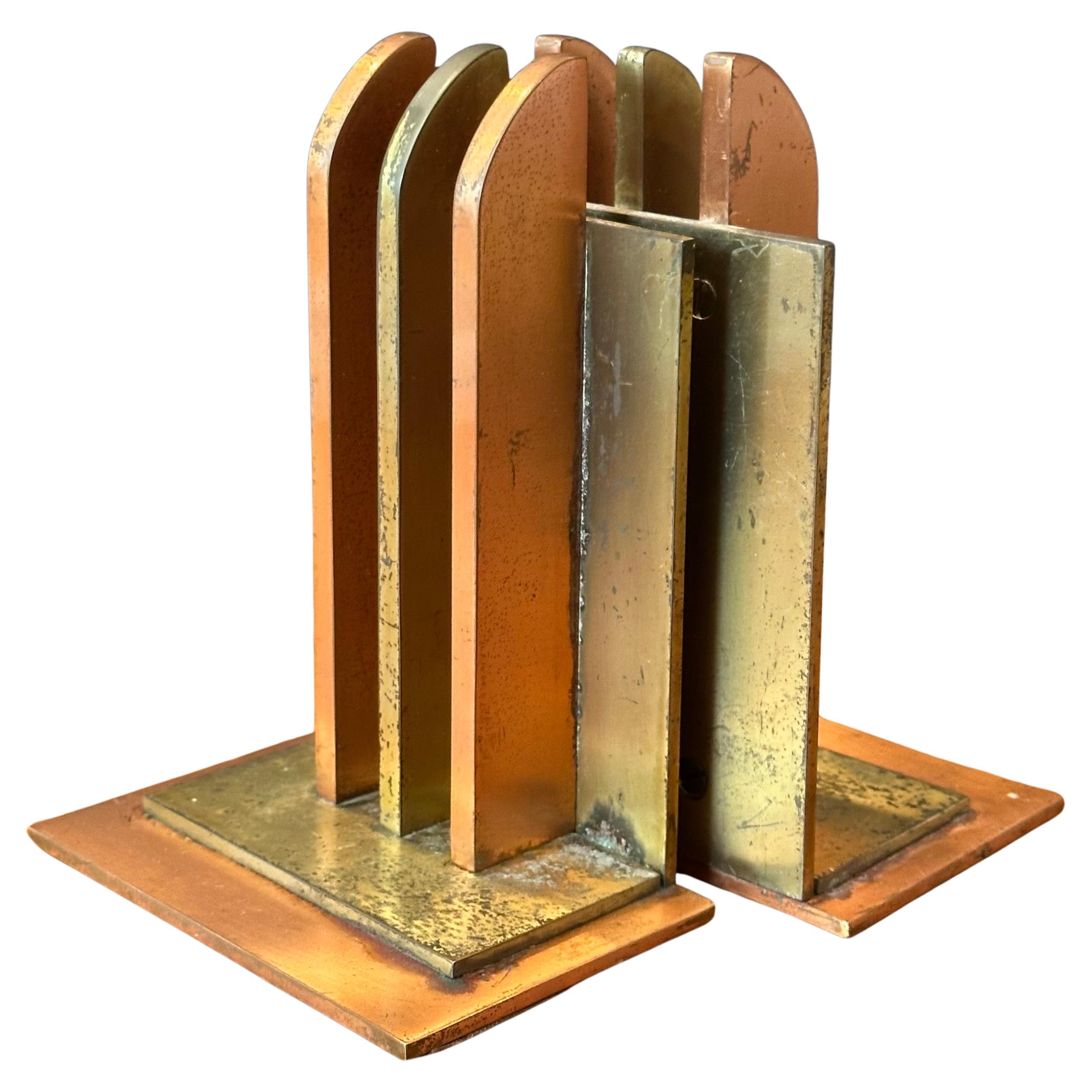 Paire de serre-livres Art Déco de l'ère des machines par Walter Von Nessen pour Chase & Co en vente 11