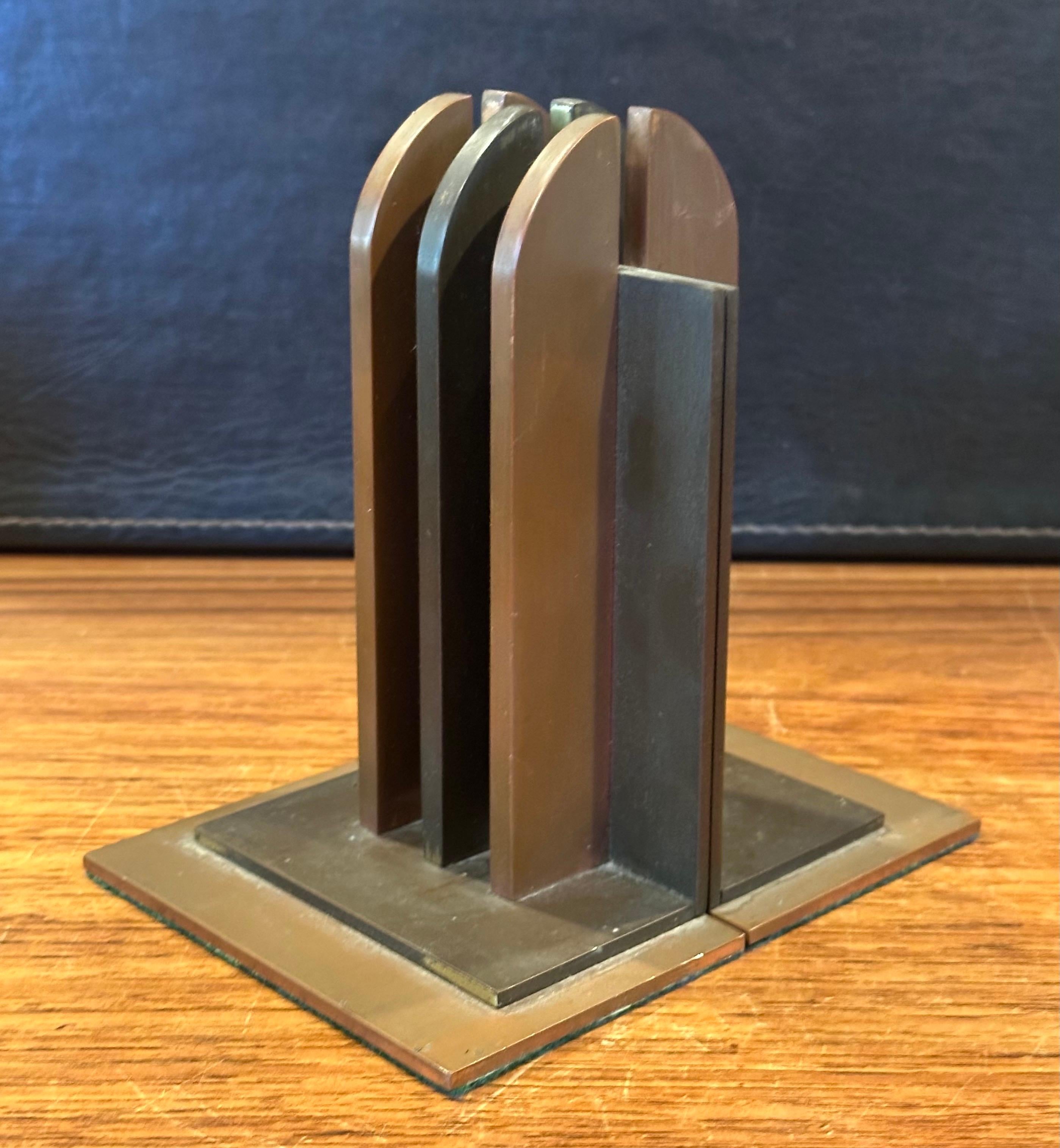 Pair of Machine Age Art Deco Bookends by Walter Von Nessen for Chase & Co For Sale 1