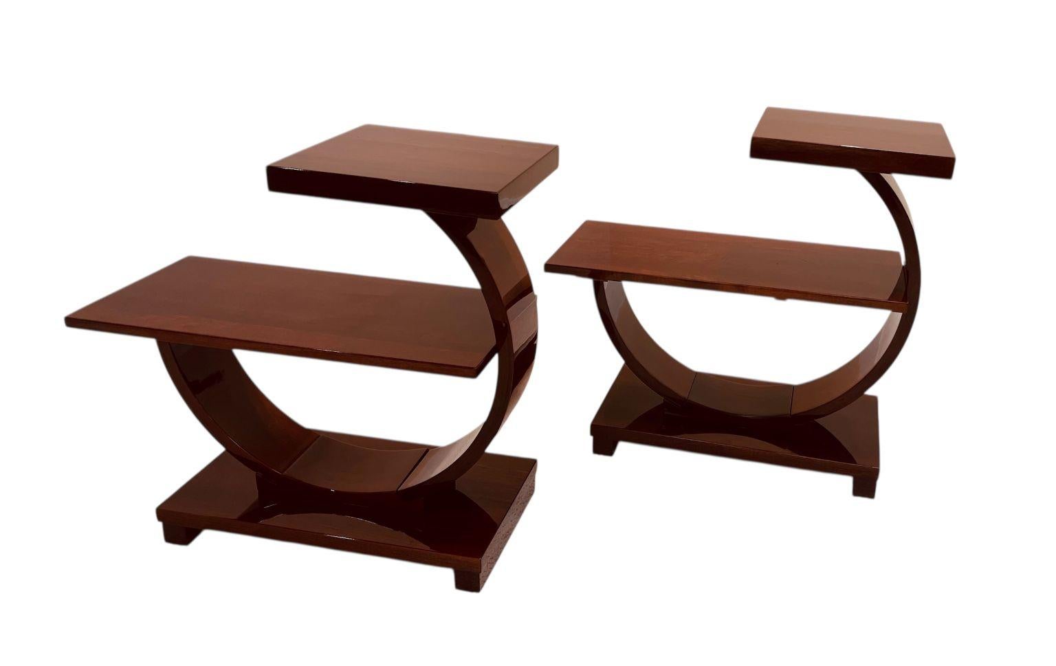 Pair Of Machine Age Art Deco Tables by Modernage Furniture Company C. 1930's en vente 6