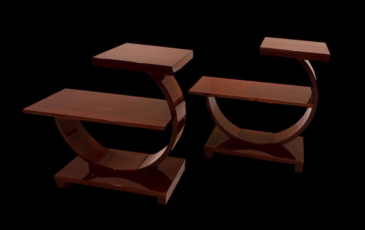 Pair Of Machine Age Art Deco Tables by Modernage Furniture Company C. 1930's en vente 9