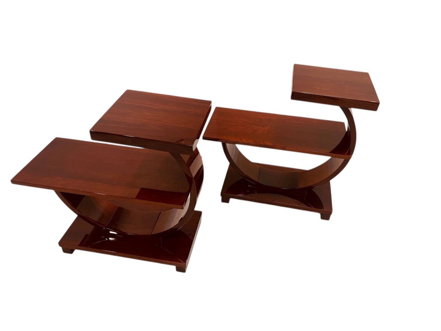 Pair Of Machine Age Art Deco Tables by Modernage Furniture Company C. 1930's en vente 10
