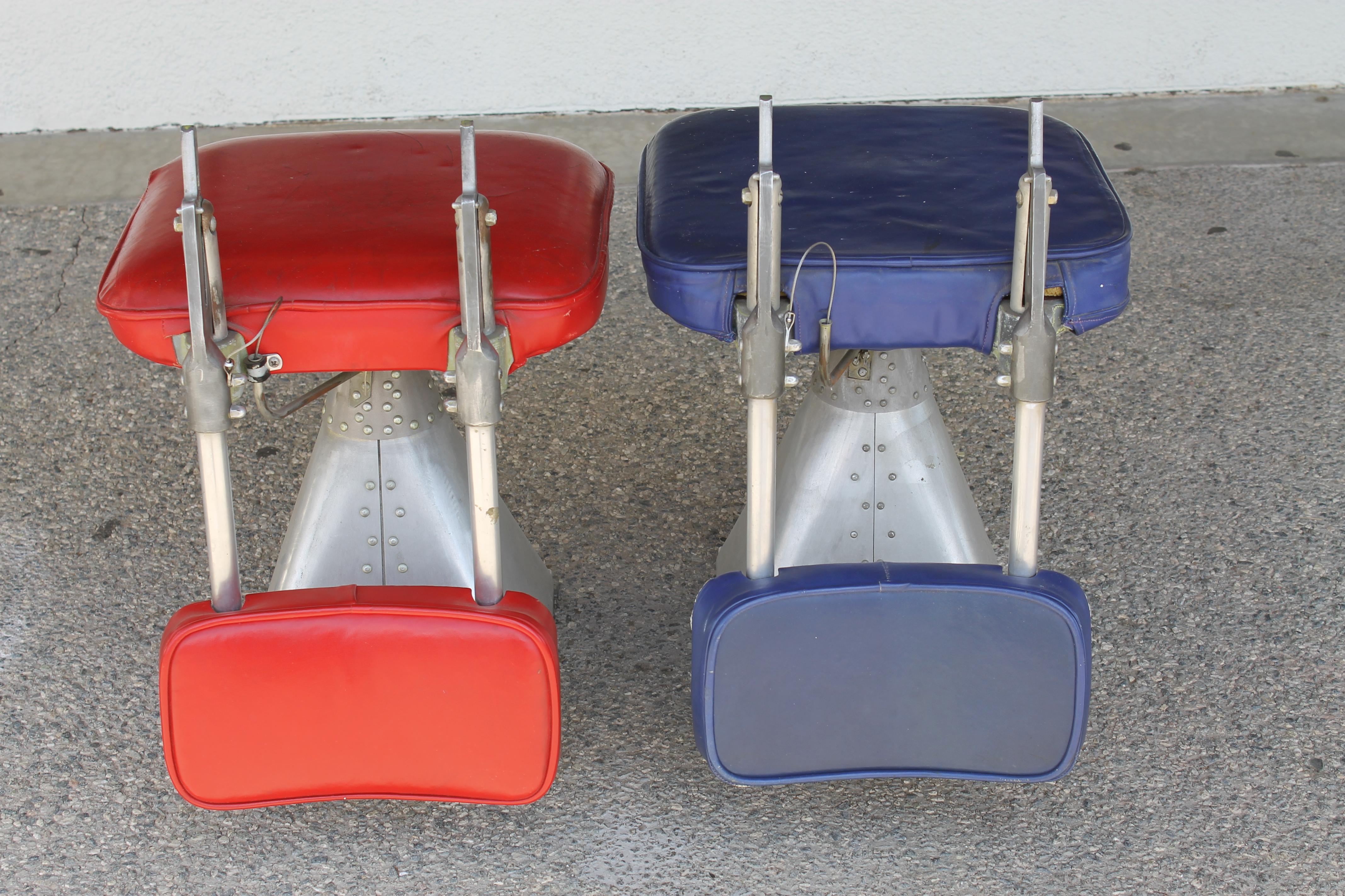 Pair of Machine Age Collapsible Airline Chairs In Good Condition For Sale In Palm Springs, CA