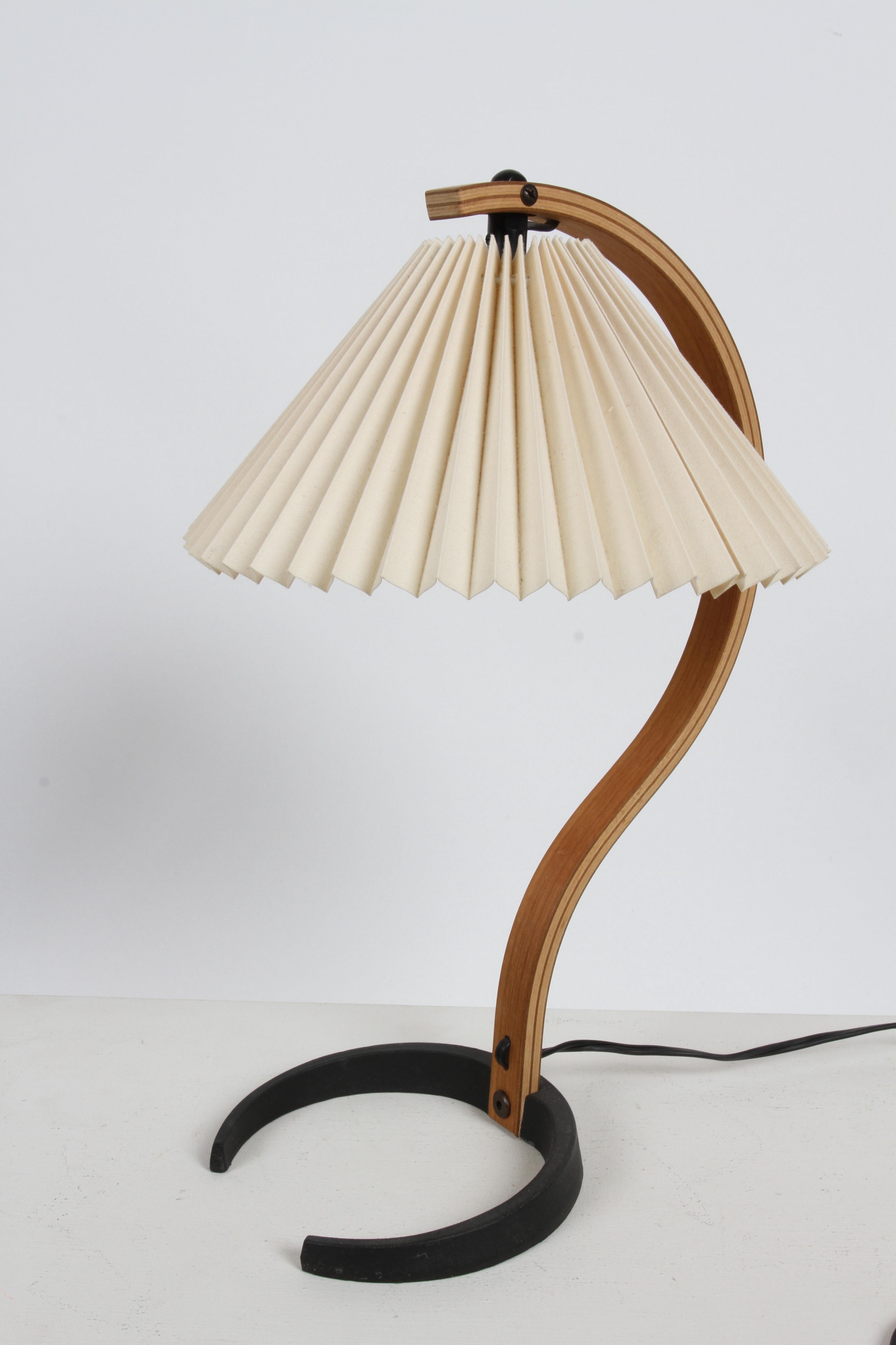 Pair of Mads - Caprani Denmark 1970s Timberline Bentwood Model 841 Table Lamps  For Sale 3