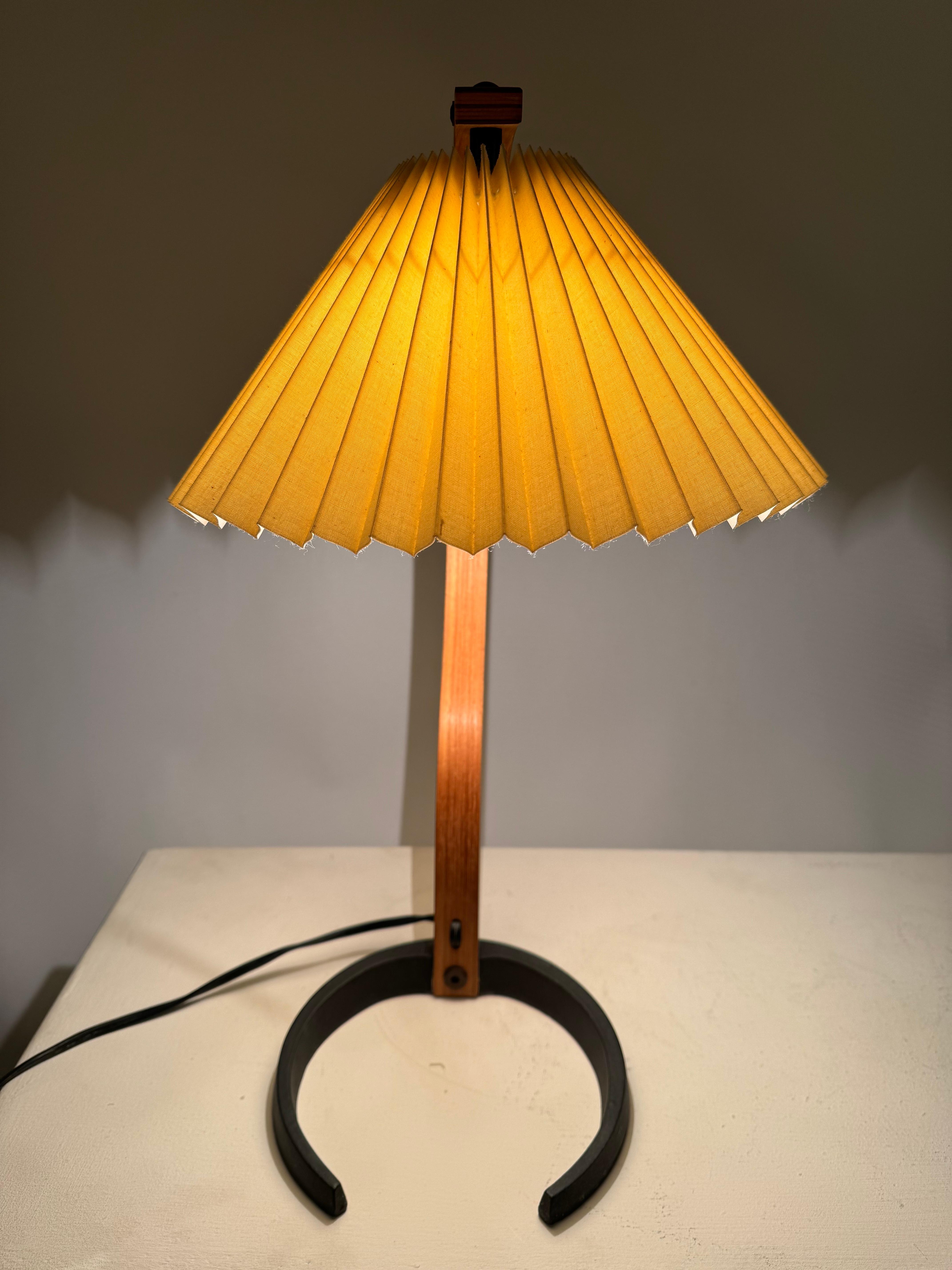 Pair of Mads - Caprani Denmark 1970s Timberline Bentwood Model 841 Table Lamps  For Sale 9