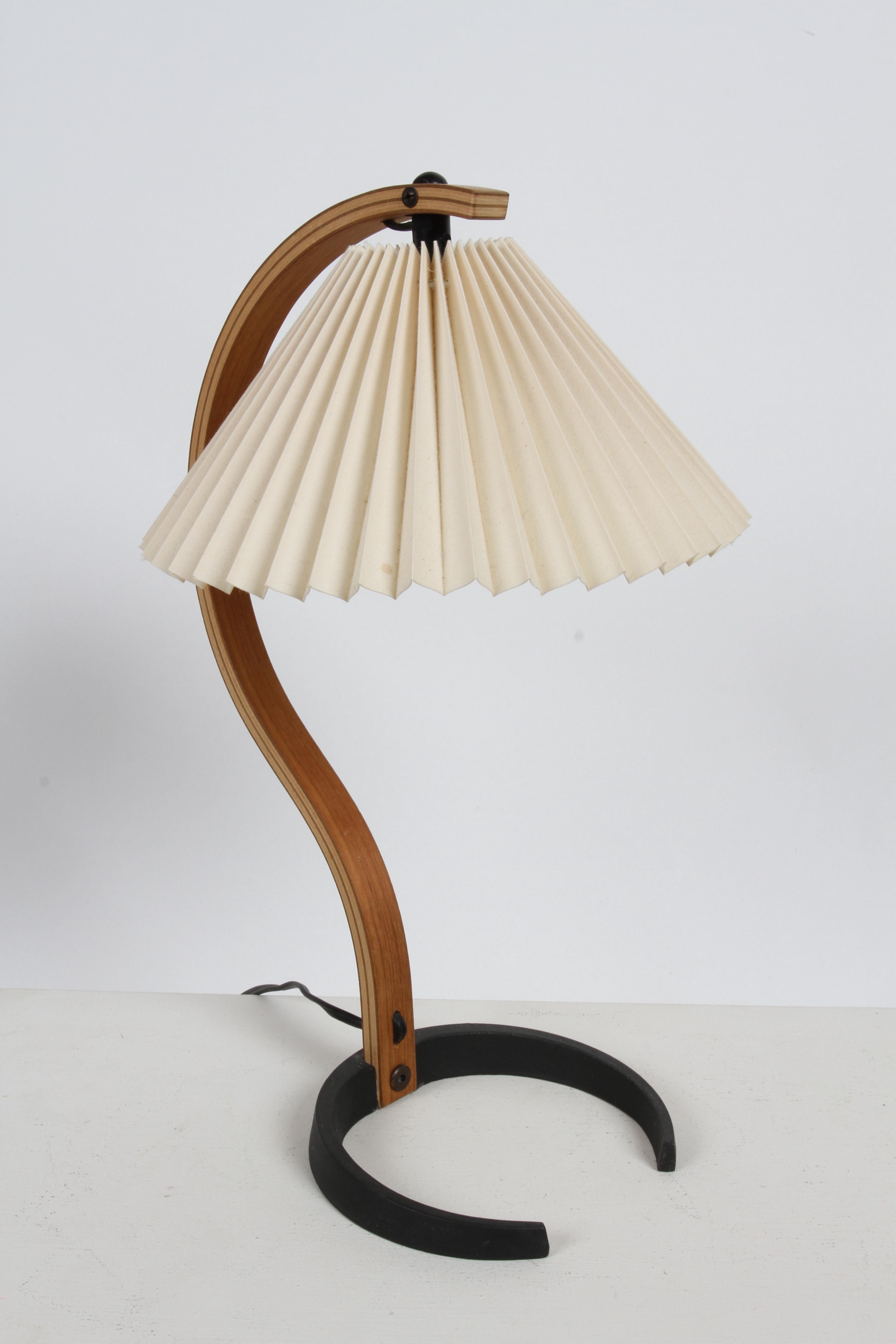Pair of Mads - Caprani Denmark 1970s Timberline Bentwood Model 841 Table Lamps  In Good Condition For Sale In St. Louis, MO