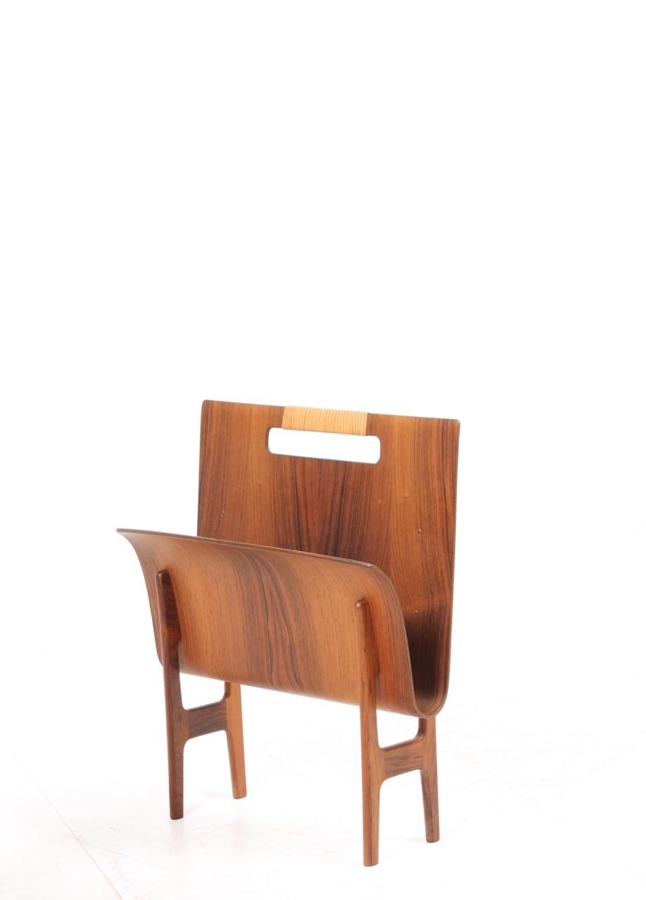 Pair of magazine holders in rosewood and cane designed by Ejner Larsen & Aksel Bender Madsen for Næstved Møbelfabrik in the 1950s. Great original condition.