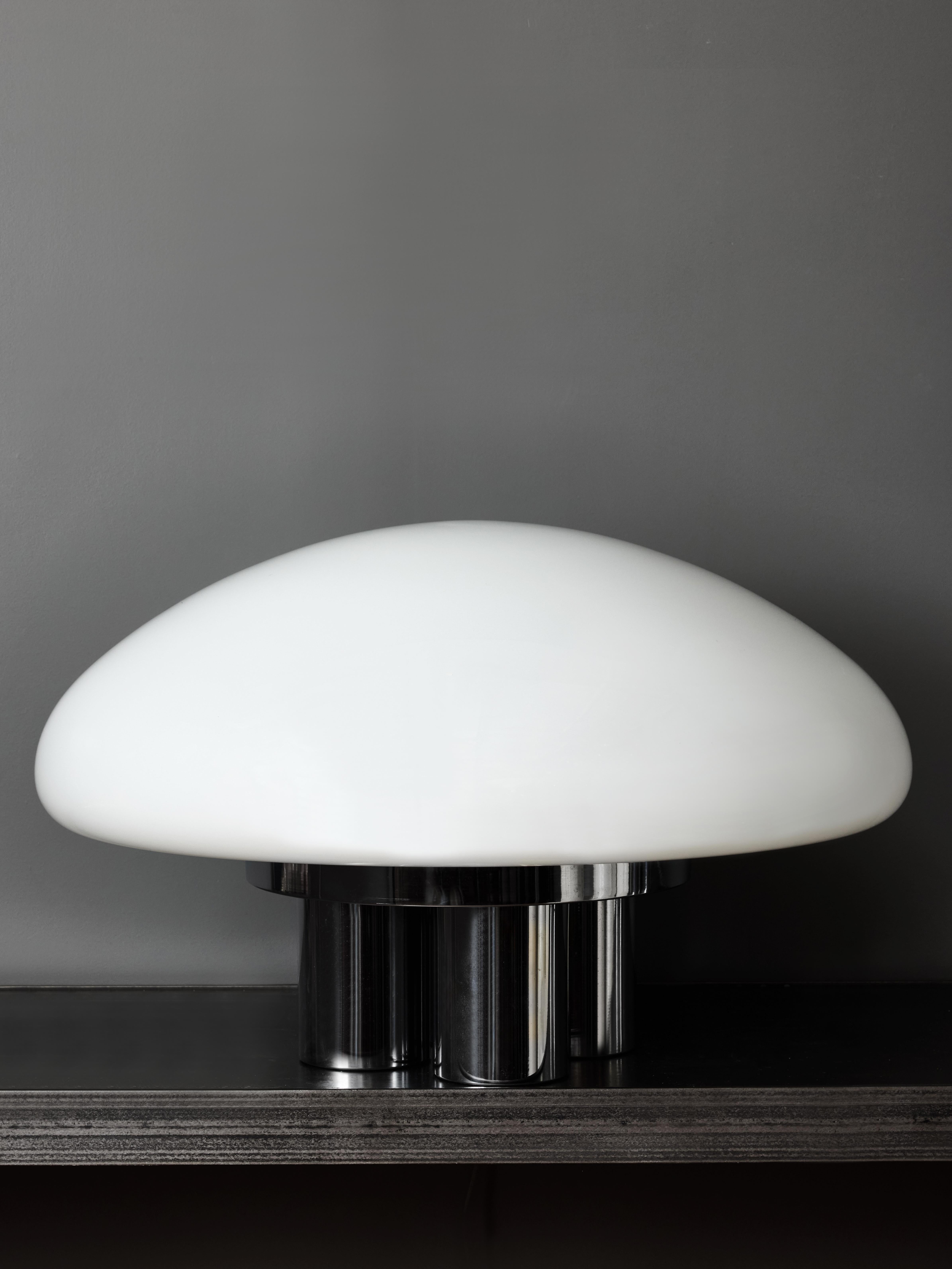 Italian Pair of Magnolia Table Lamps by S. Mazza and G. Gramigna for Quattrifolio Design For Sale