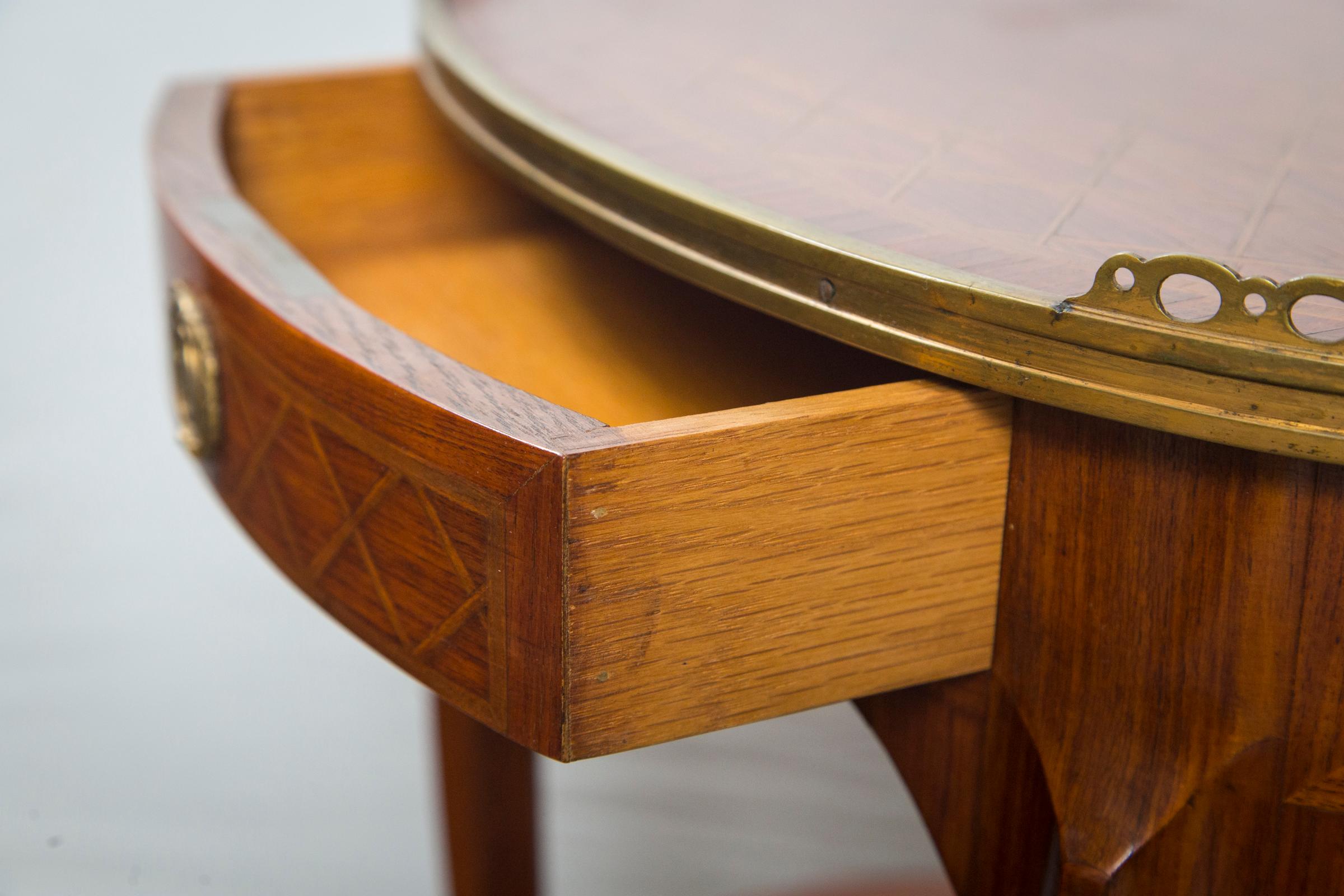 Pair of Mahogany and Brass Inlaid End Tables For Sale 2
