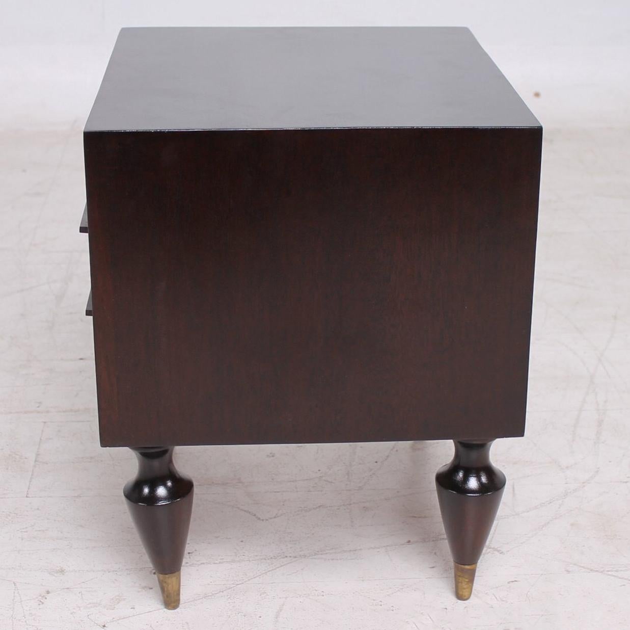 Fine Mexican Modernism Mahogany & Brass Nightstands Exceptional Legs by Escudero In Good Condition In Chula Vista, CA