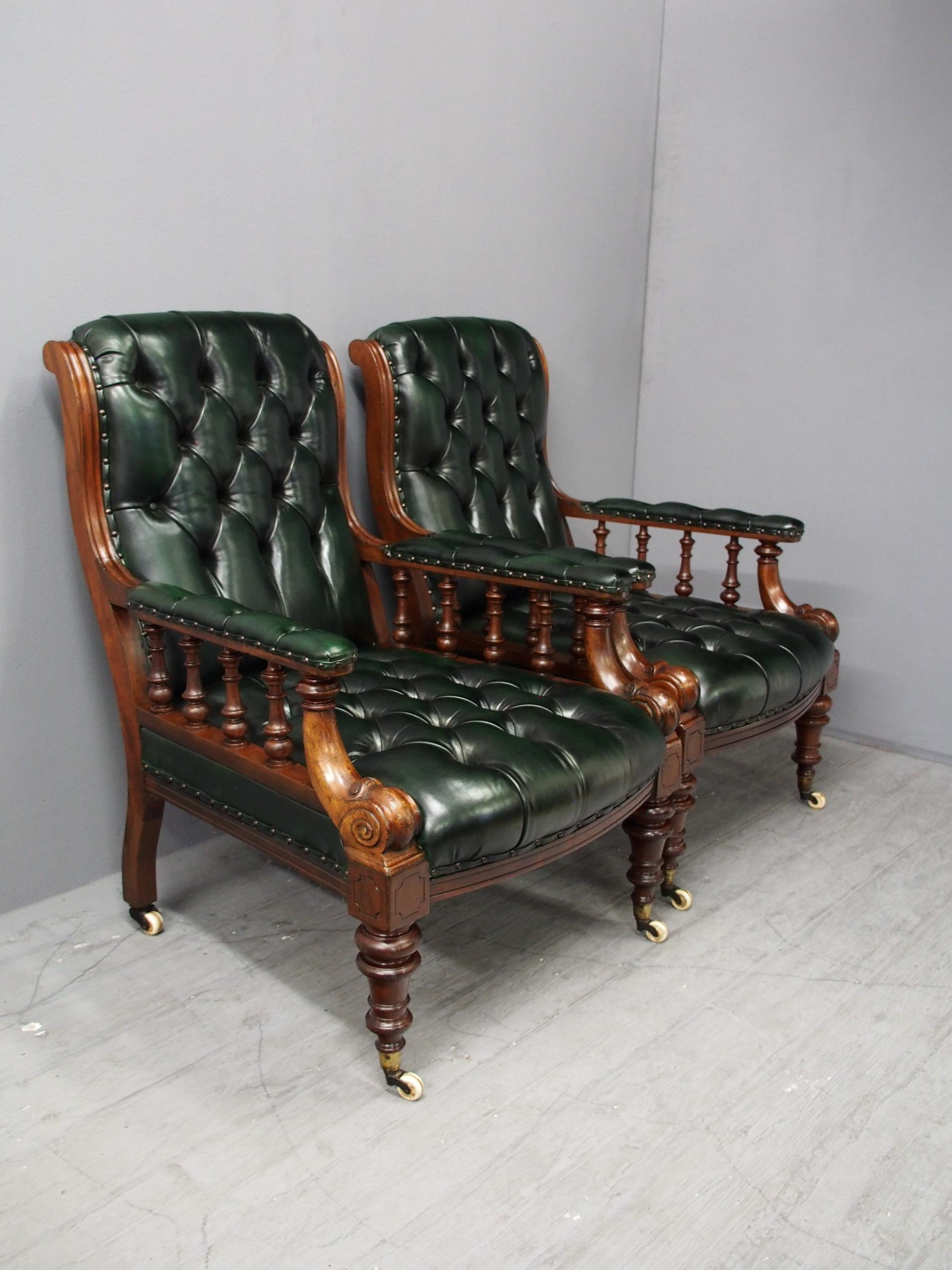 Pair of Mahogany and Leather Library Chairs In Good Condition For Sale In Edinburgh, GB