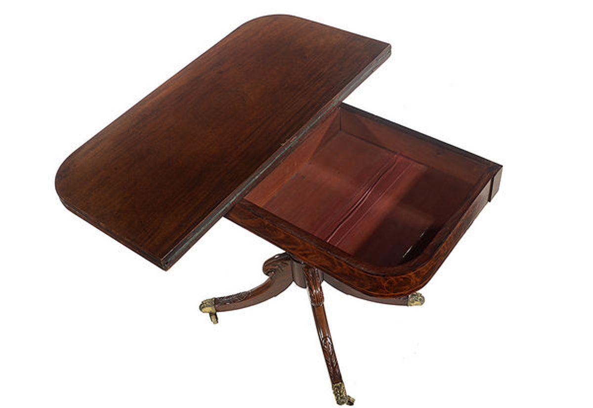 Pair of Mahogany and Satinwood Inlaid Tea & Card Tables For Sale 4
