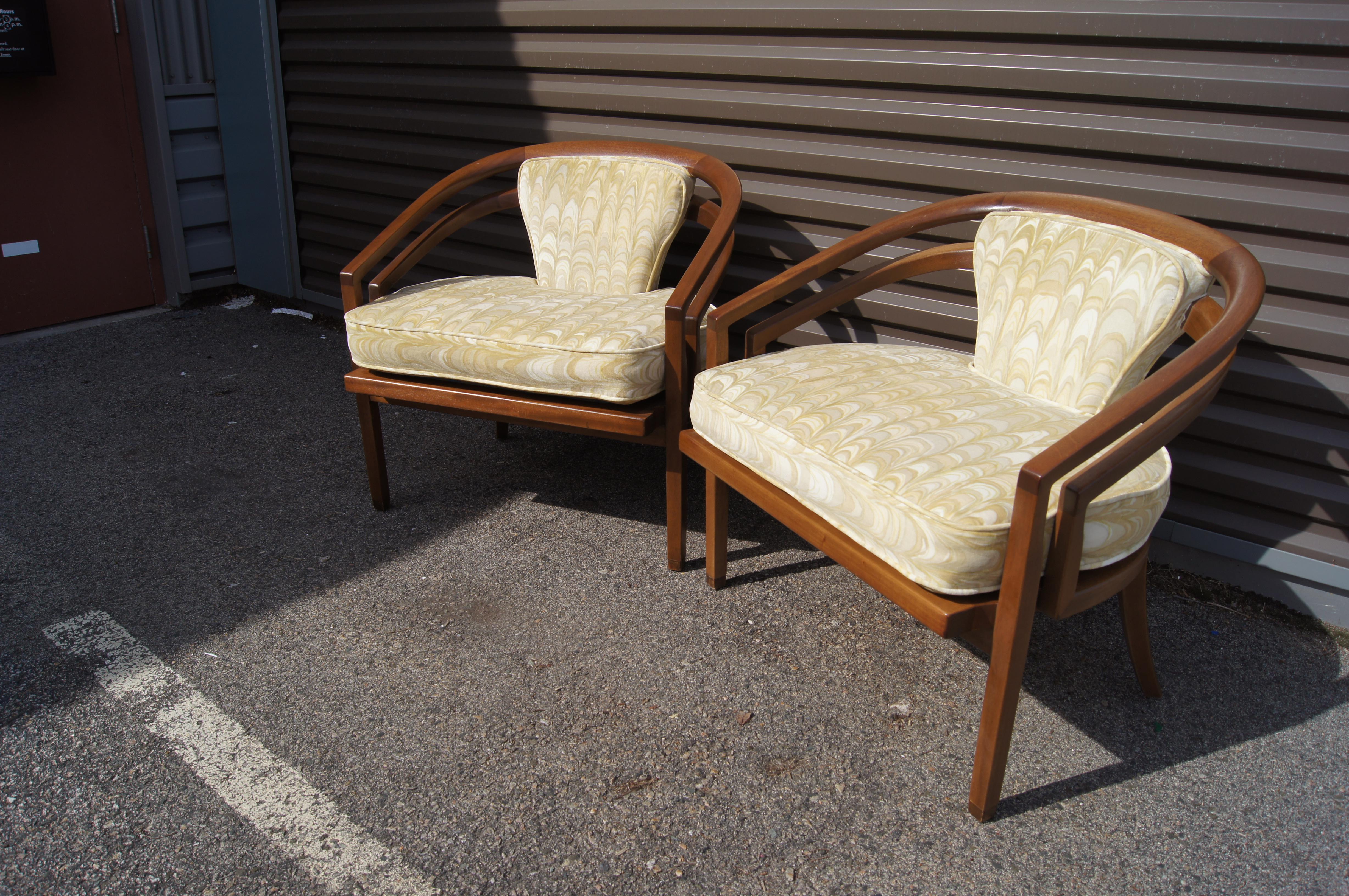 American Pair of Wide Mahogany Armchairs by Baker with Jack Lenor Larsen Textile For Sale