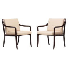 Sillas auxiliares de madera