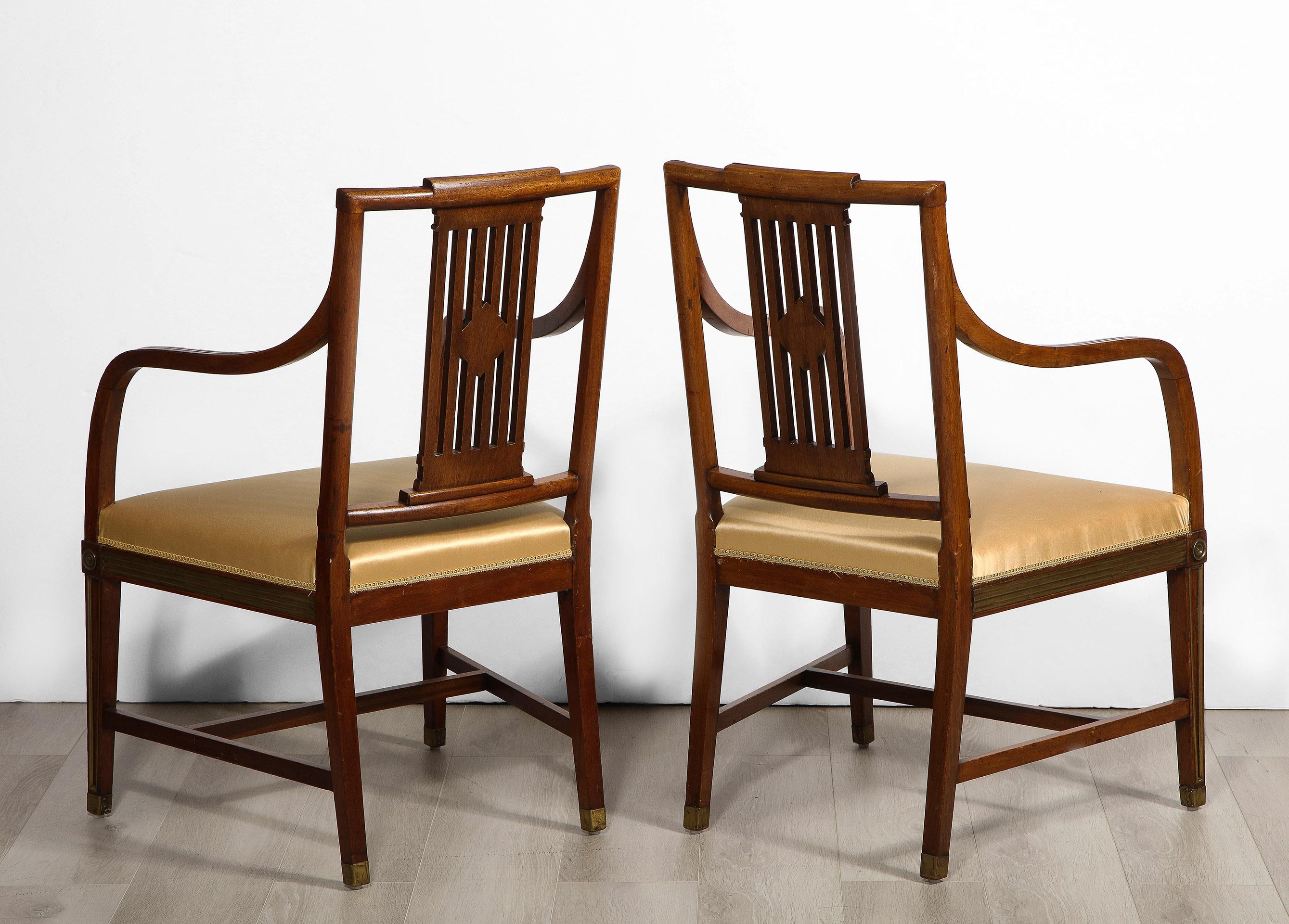 19th Century Pair of Mahogany Armchairs For Sale