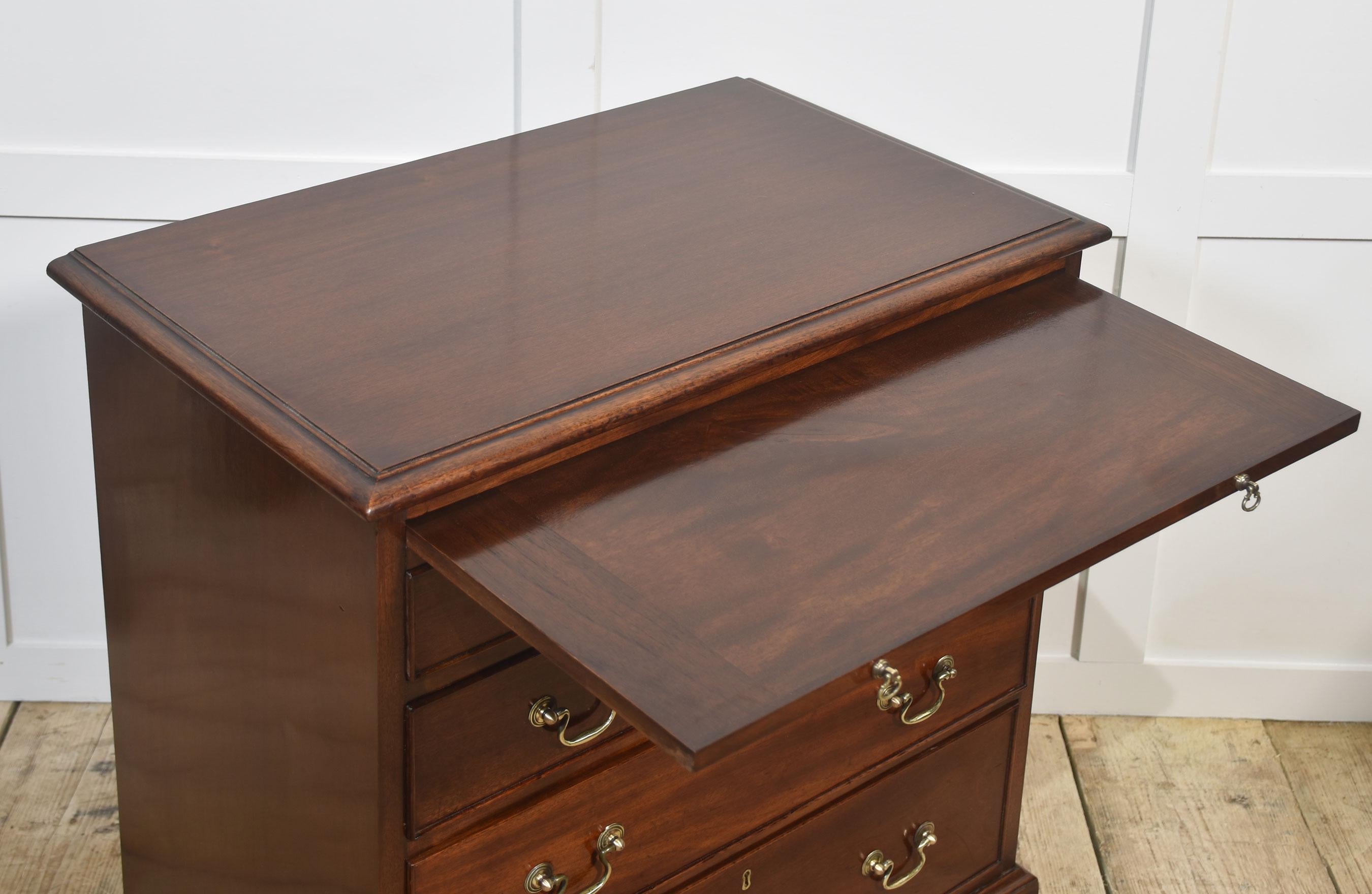 Wood Pair of Mahogany Bachelor’s Chests For Sale