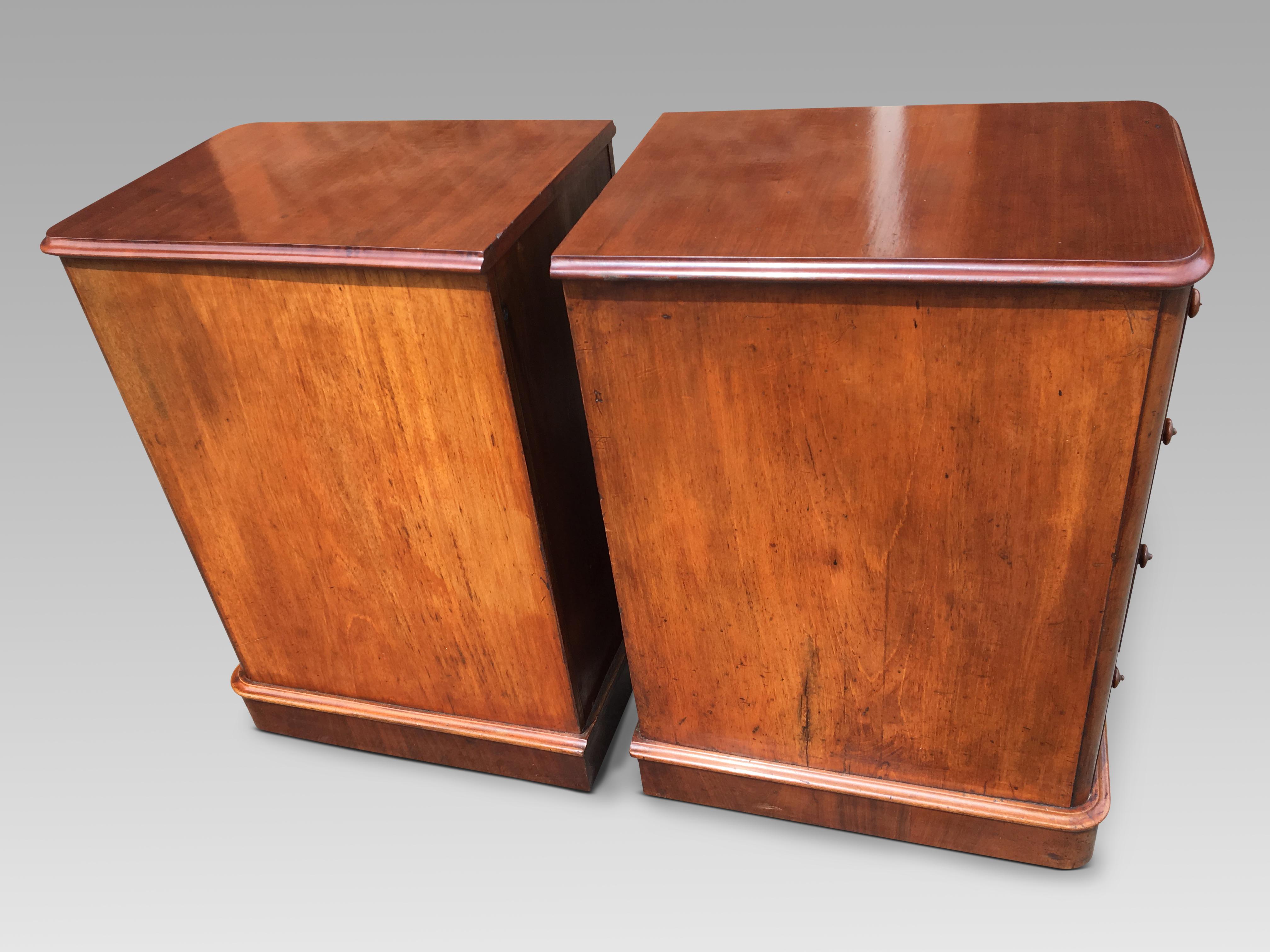 English Pair of Mahogany Bedside Cabinets or Chests
