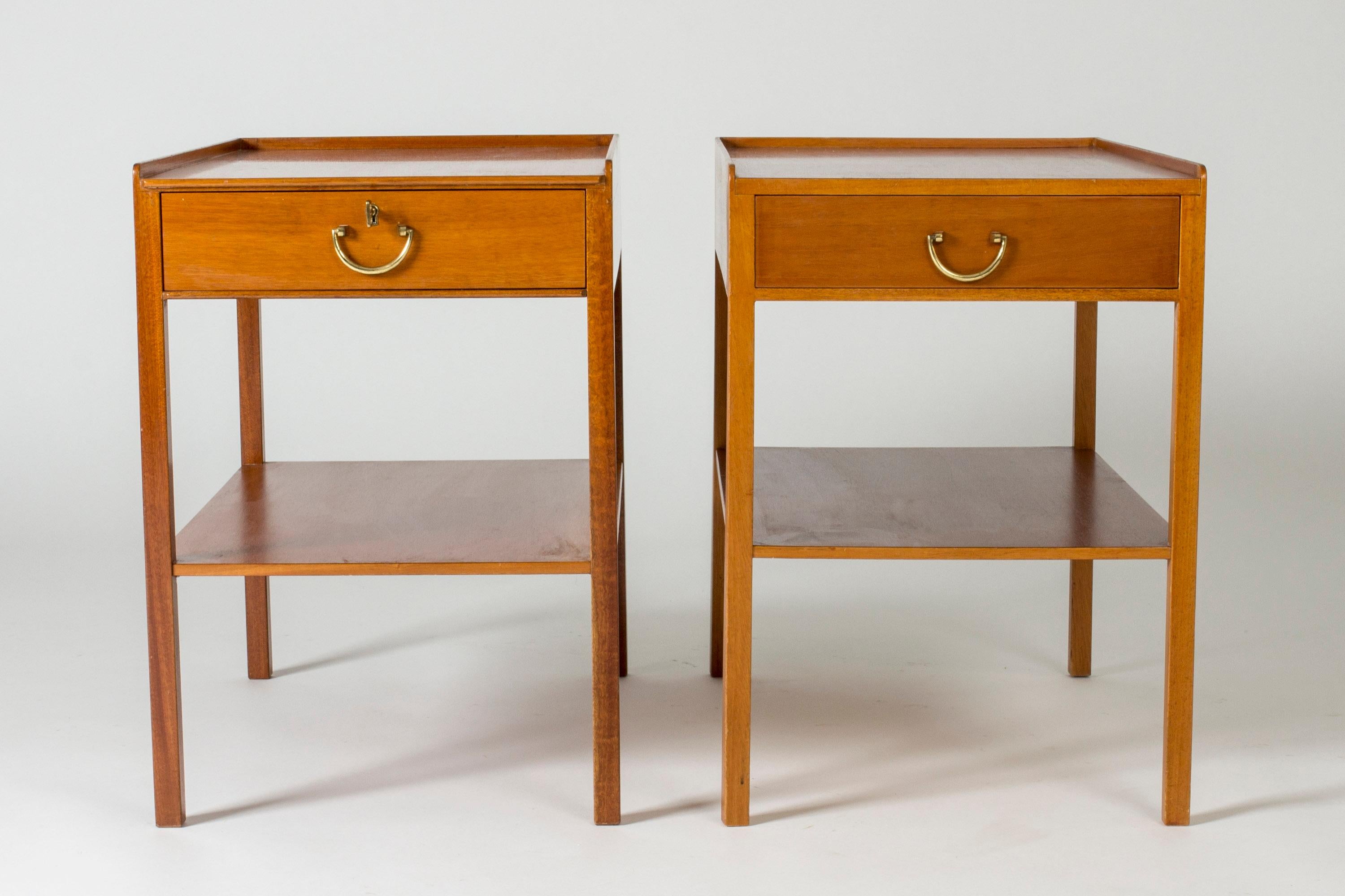 Pair of Mahogany Bedside Tables by Josef Frank for Svenskt Tenn, Sweden, 1950s In Good Condition In Stockholm, SE