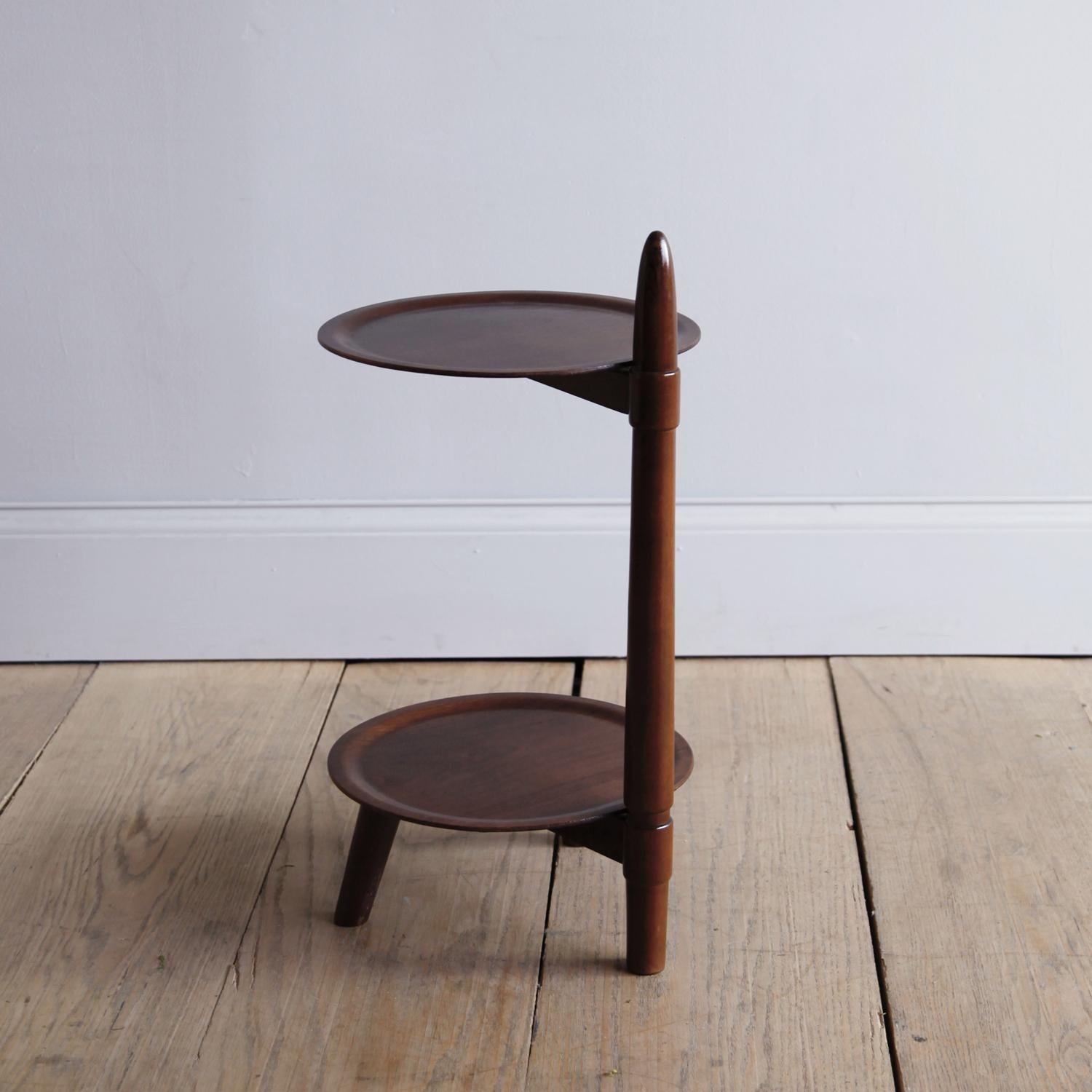 Pair of Mahogany Bi-Level Side Tables In Good Condition In New York, NY