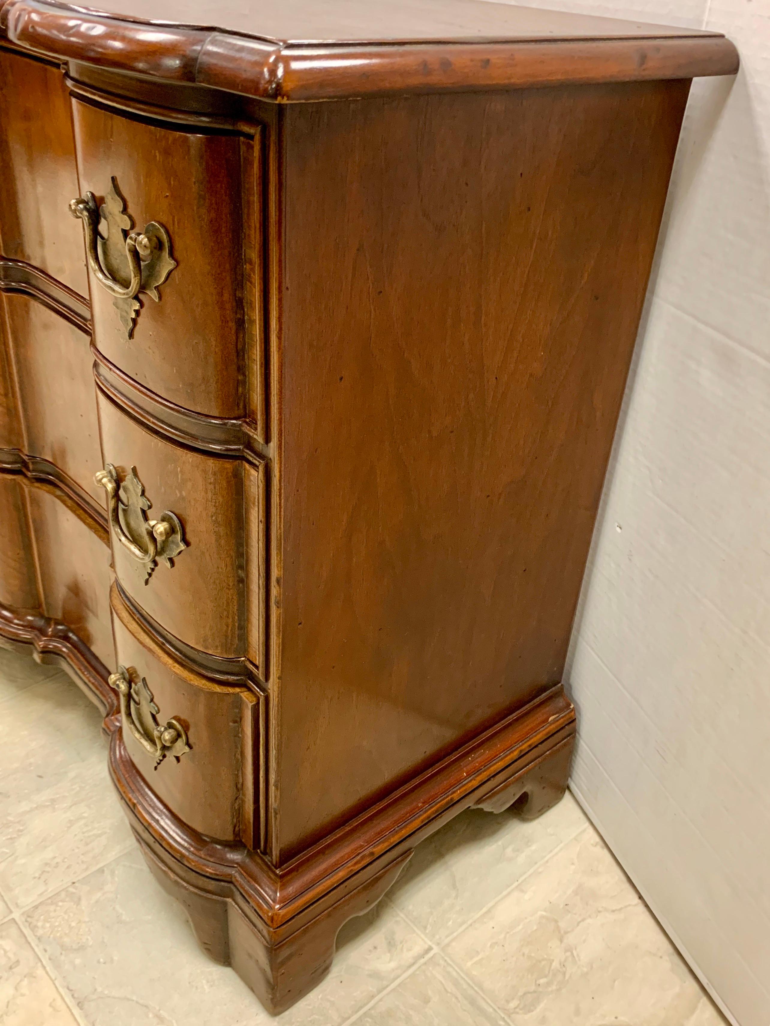 Pair of Mahogany Block Front Chests Nightstands 3