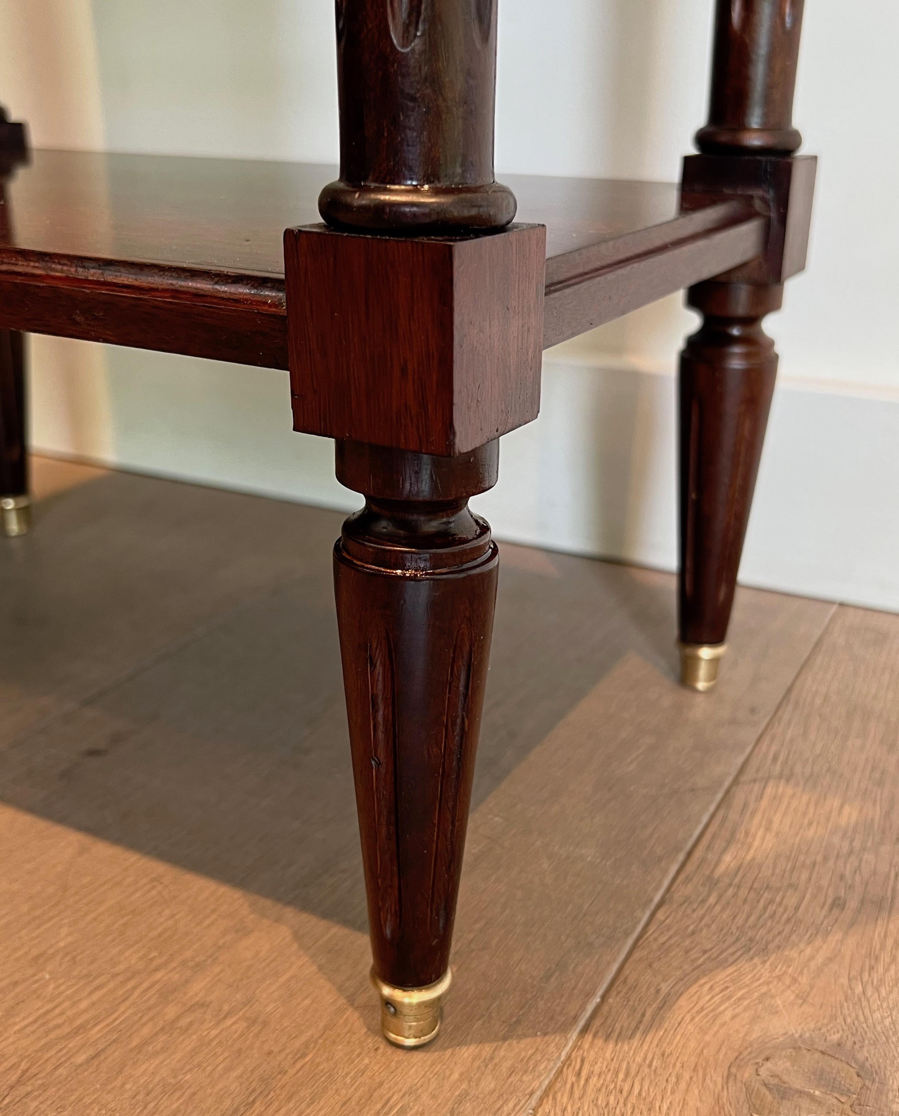 Beistelltische aus Mahagoni und Messing mit Lederplatten im Stil von Maison Jansen, Paar im Angebot 4