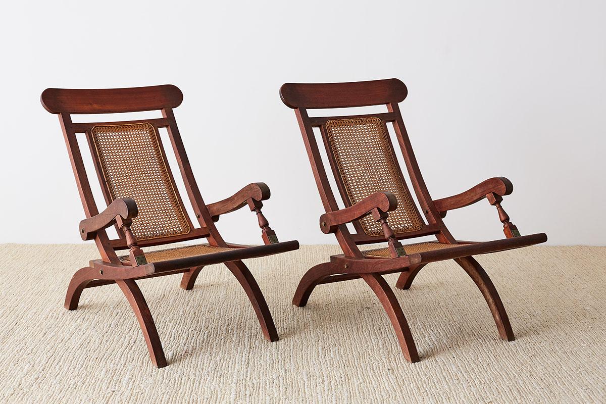 plantation chair with folding arms