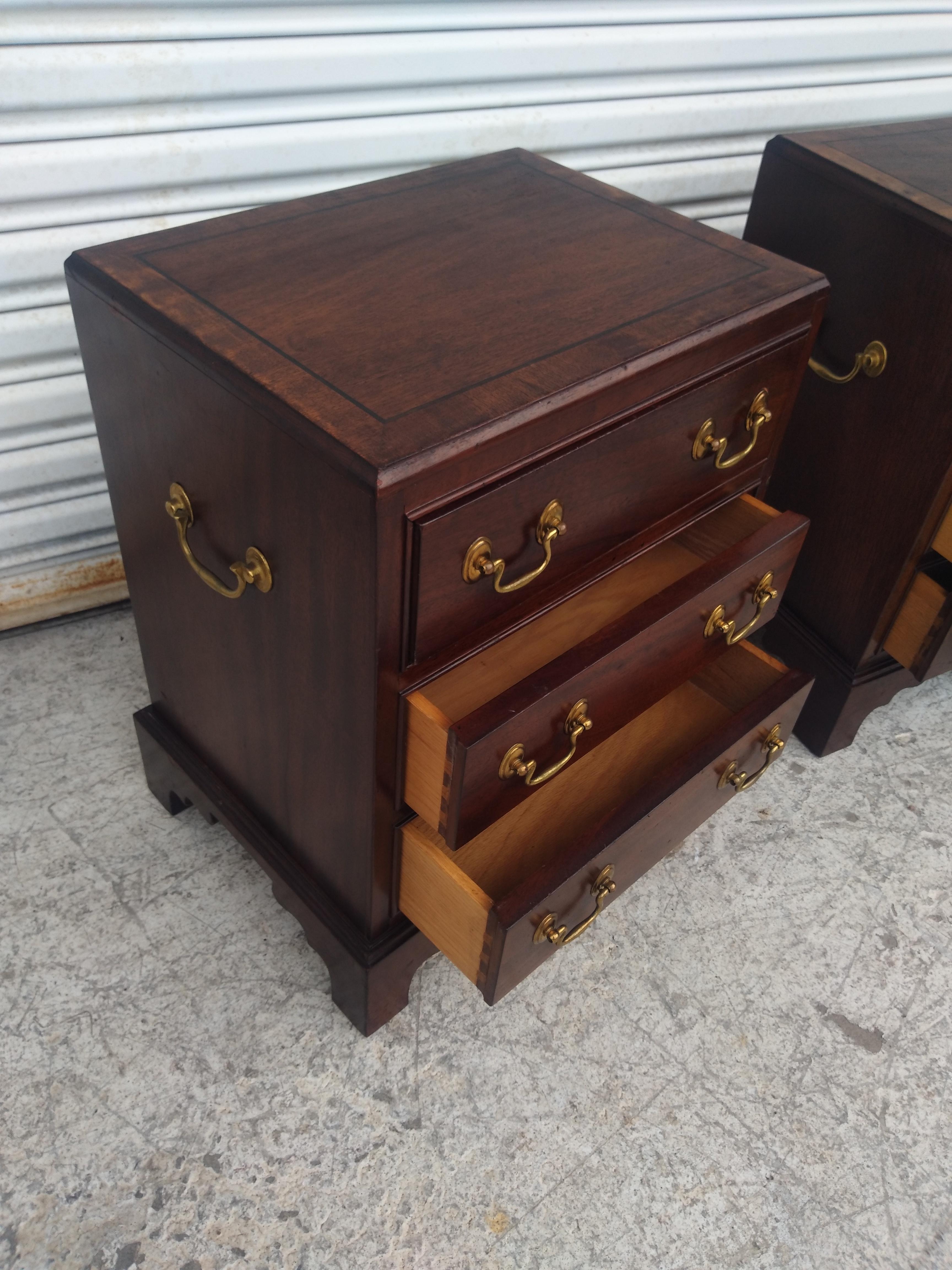 Pair of Mahogany Chippendale Style 3 Drawer Nightstands In Good Condition In Pasadena, TX