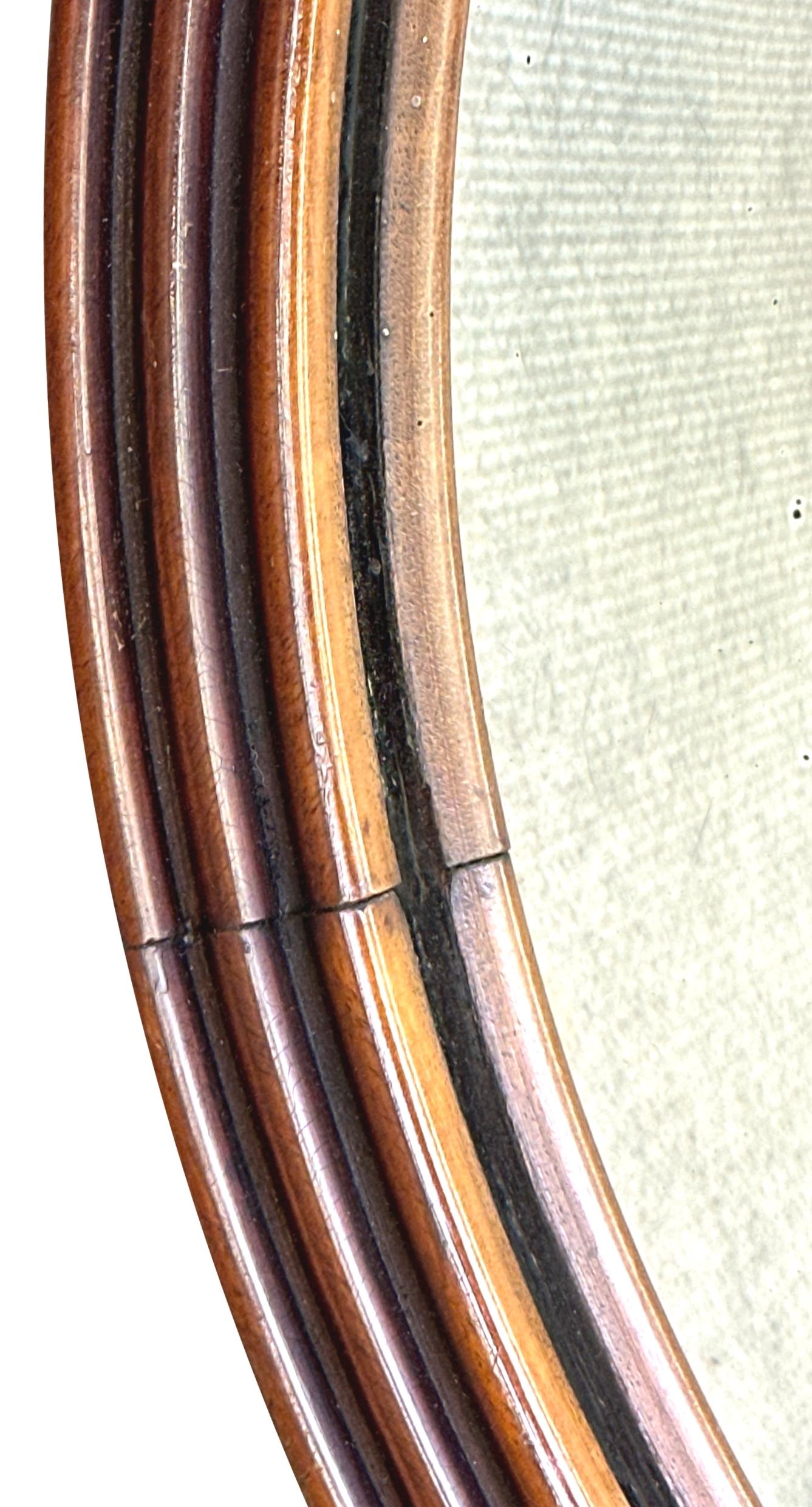 Paar Mahagoni kreisförmige konvexe Spiegel (19. Jahrhundert) im Angebot