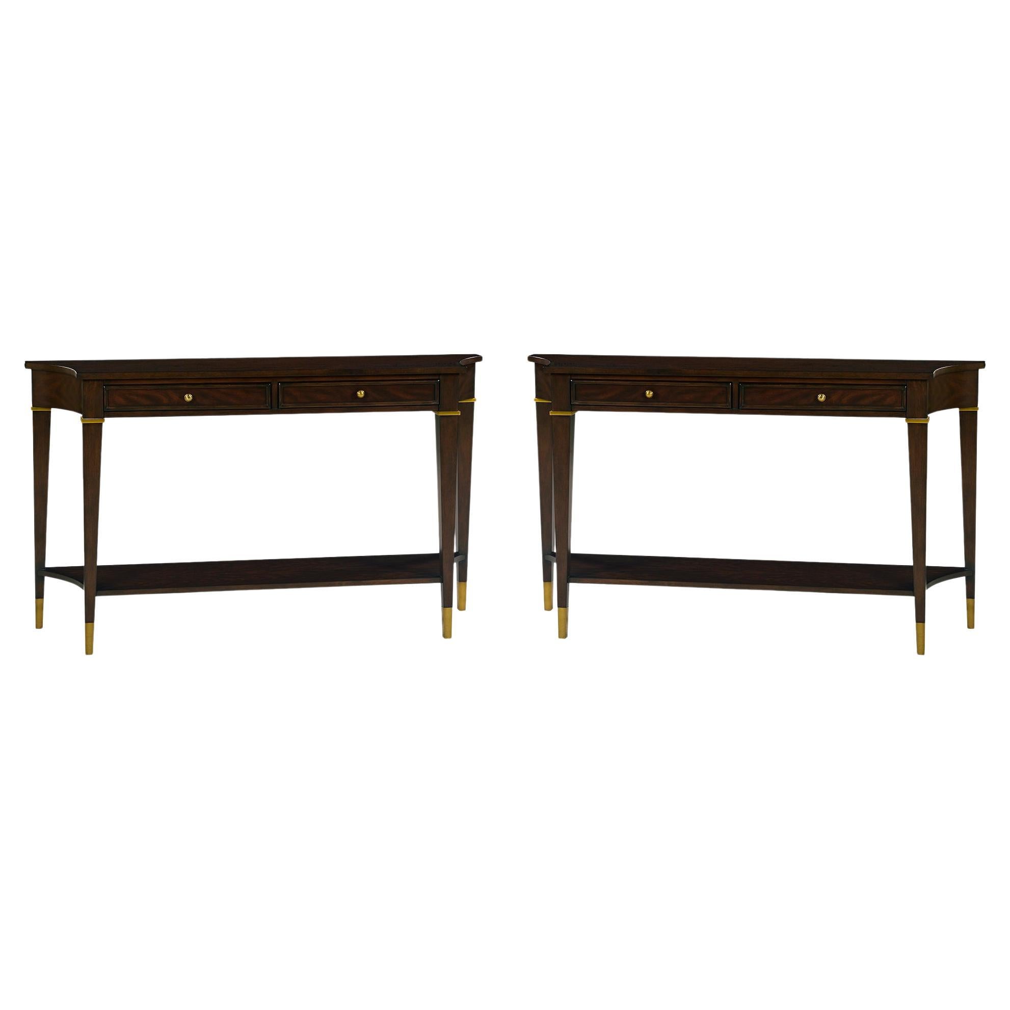 Paar Mahagoni Classic Konsolentische