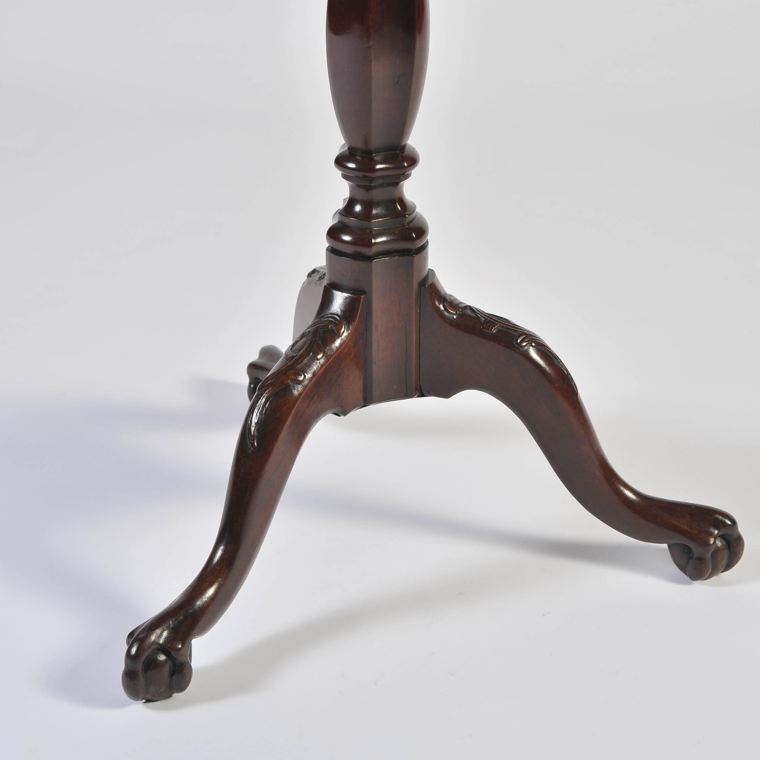 Pair of 18th Century Mahogany Dutch Torcheres with Tripod Base on Cabriole Legs  For Sale 1