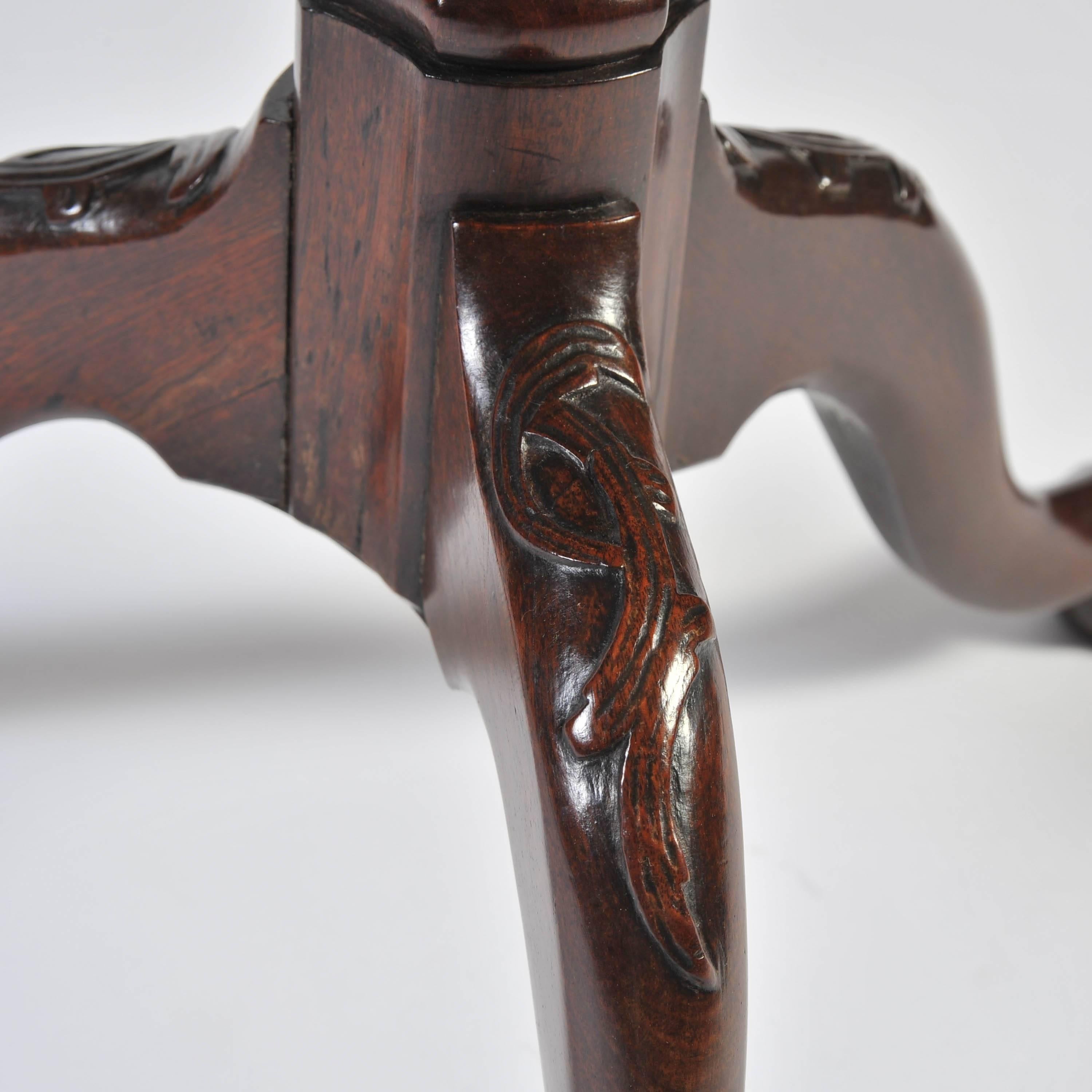 Pair of 18th Century Mahogany Dutch Torcheres with Tripod Base on Cabriole Legs  For Sale 2