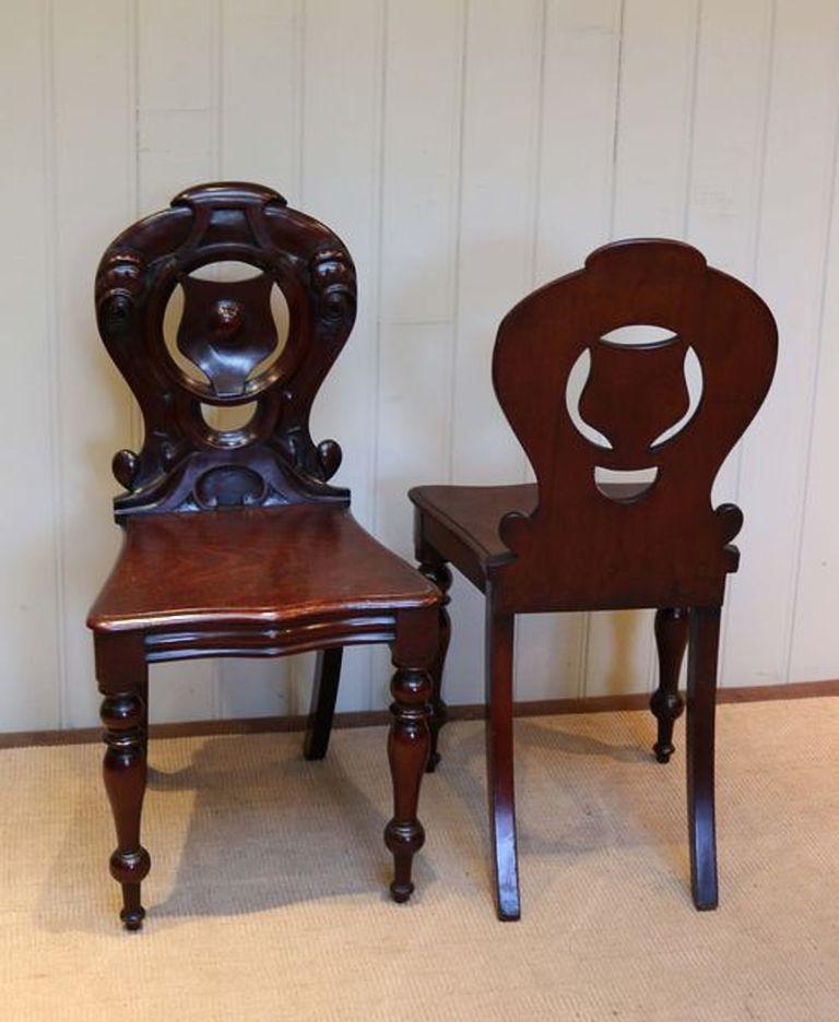 19th Century Pair of Mahogany Hall Chairs For Sale
