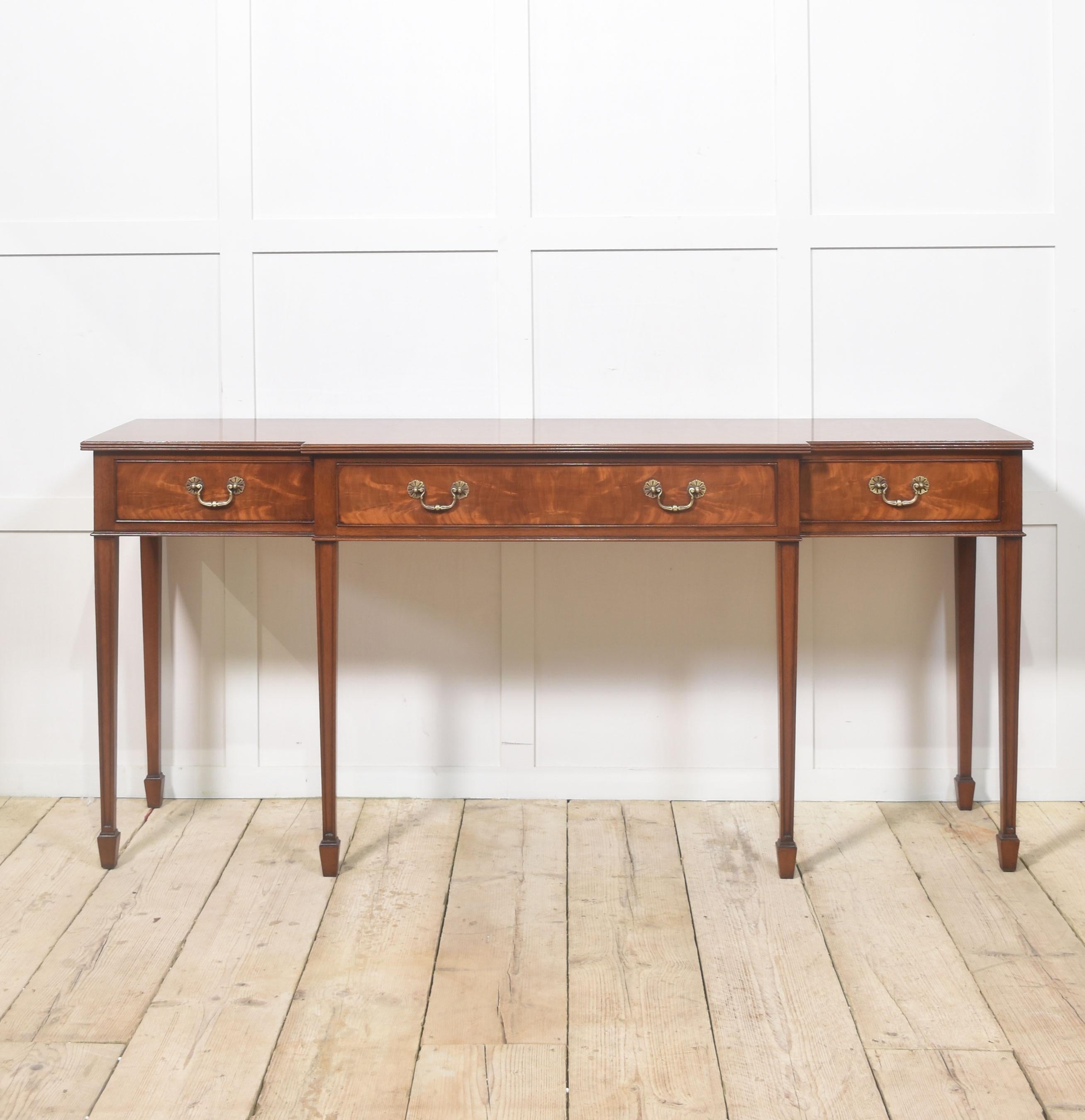 Pair of mahogany hall tables For Sale 4