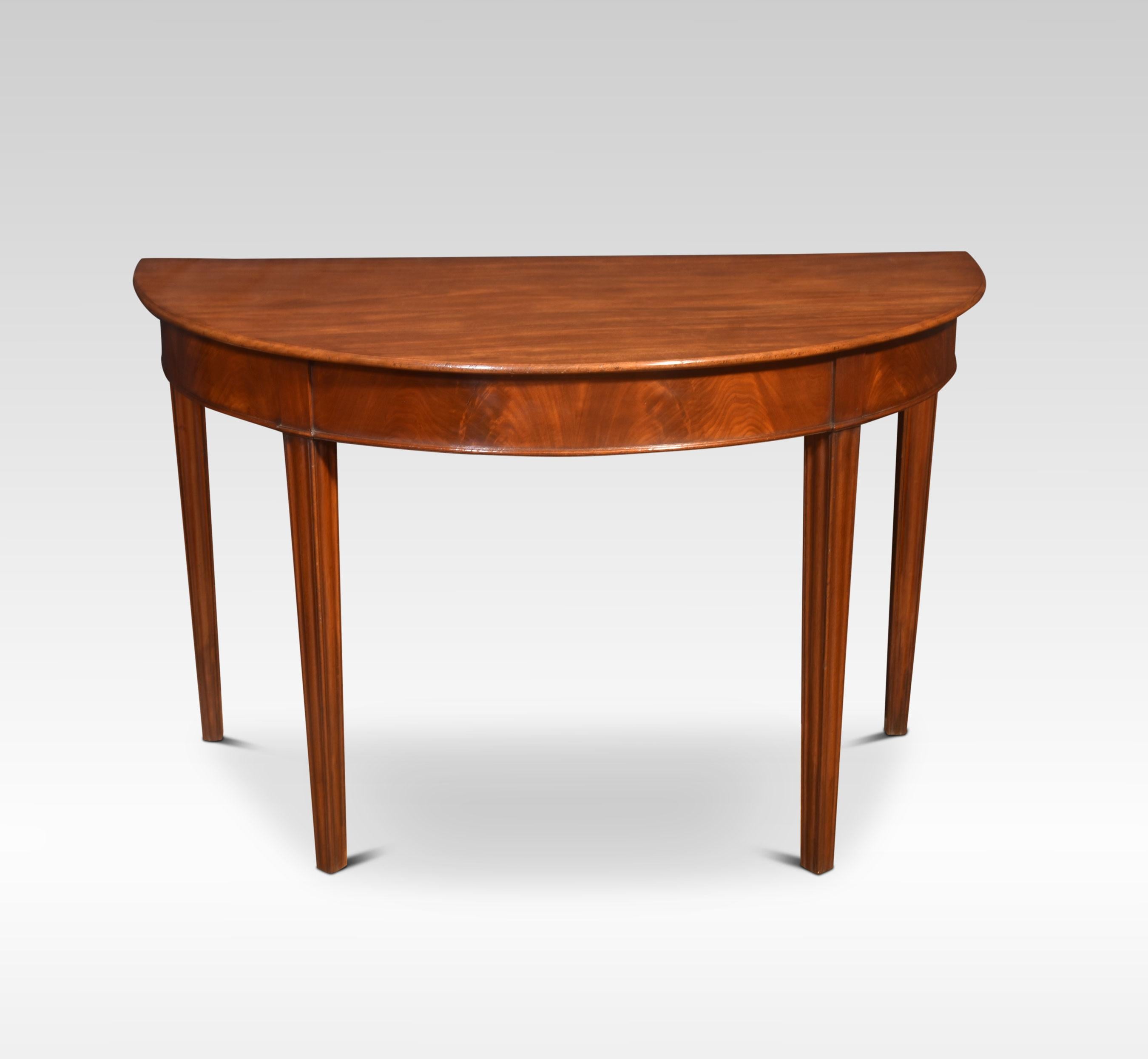 Britannique Paire de tables d'entrée en acajou en vente