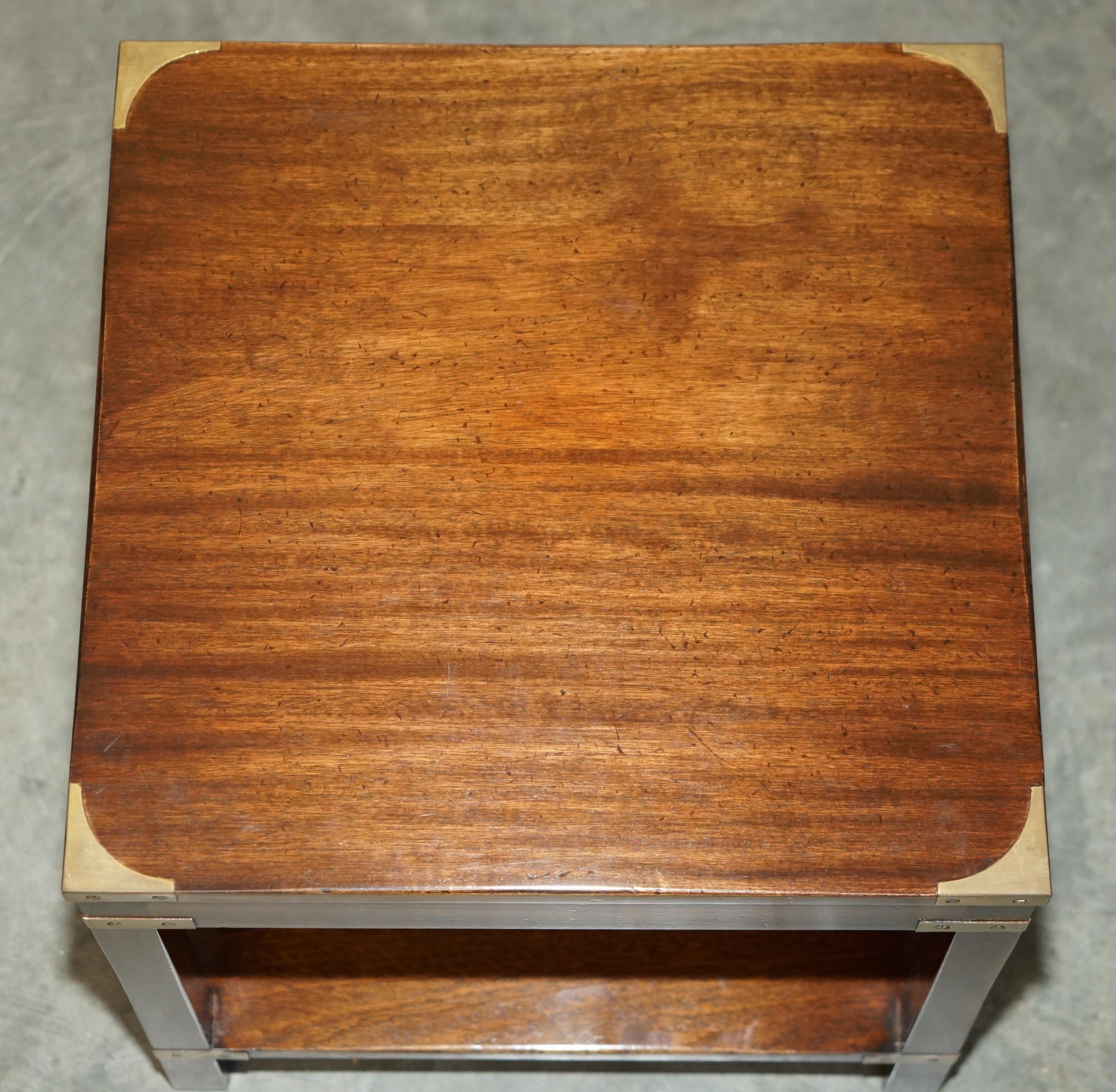 PAIR OF HARDWOOD HARRODS LONDON KENNEDY MILITARY CAMPAIGN HIGH SiDE END TABLES For Sale 3