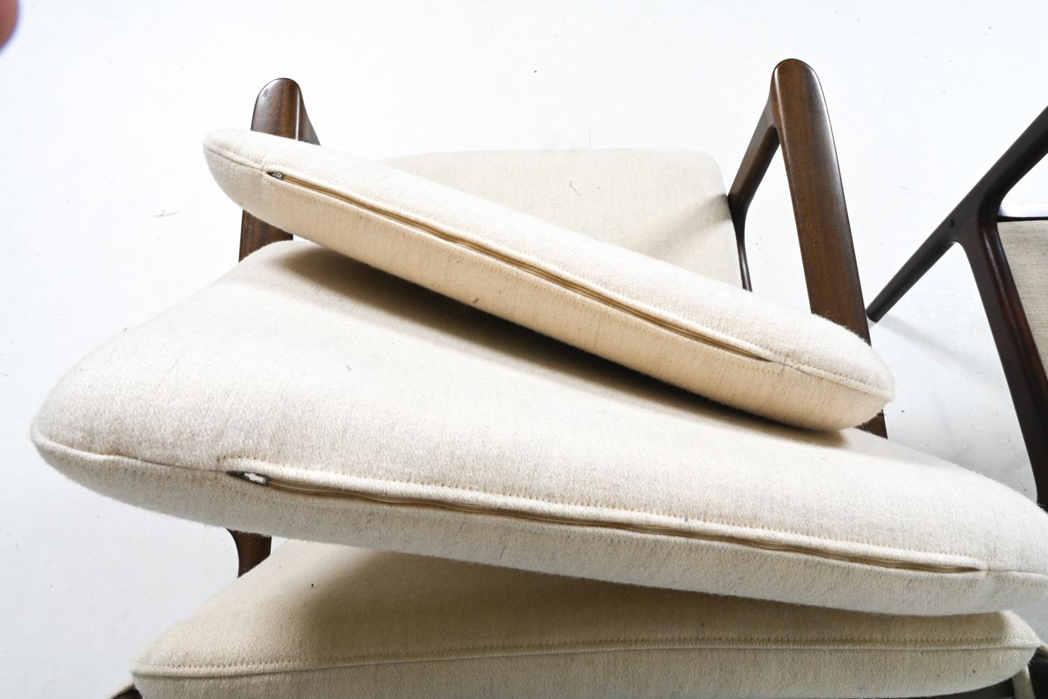 Pair of Mahogany Lounge Chairs, Model PJ 112 by Ole Wanscher for Poul Jeppesen 7