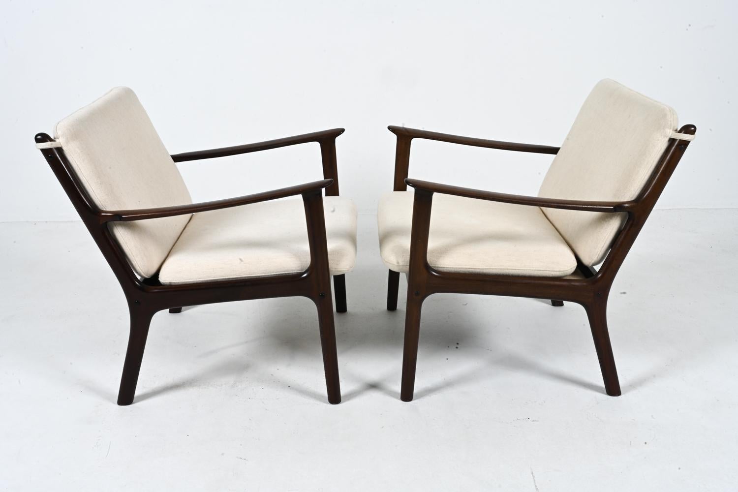 Pair of Mahogany Lounge Chairs, Model PJ 112 by Ole Wanscher for Poul Jeppesen In Good Condition In Norwalk, CT