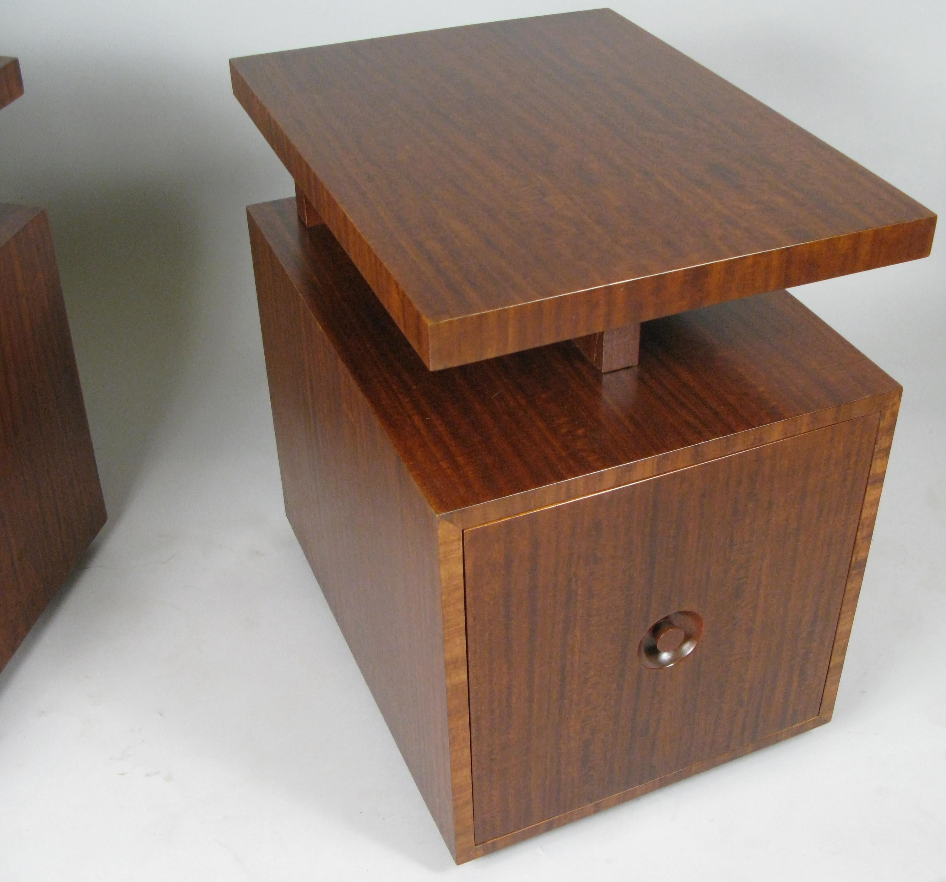 Pair of Mahogany Nightstands by Andrew Szoeke In Good Condition In Hudson, NY