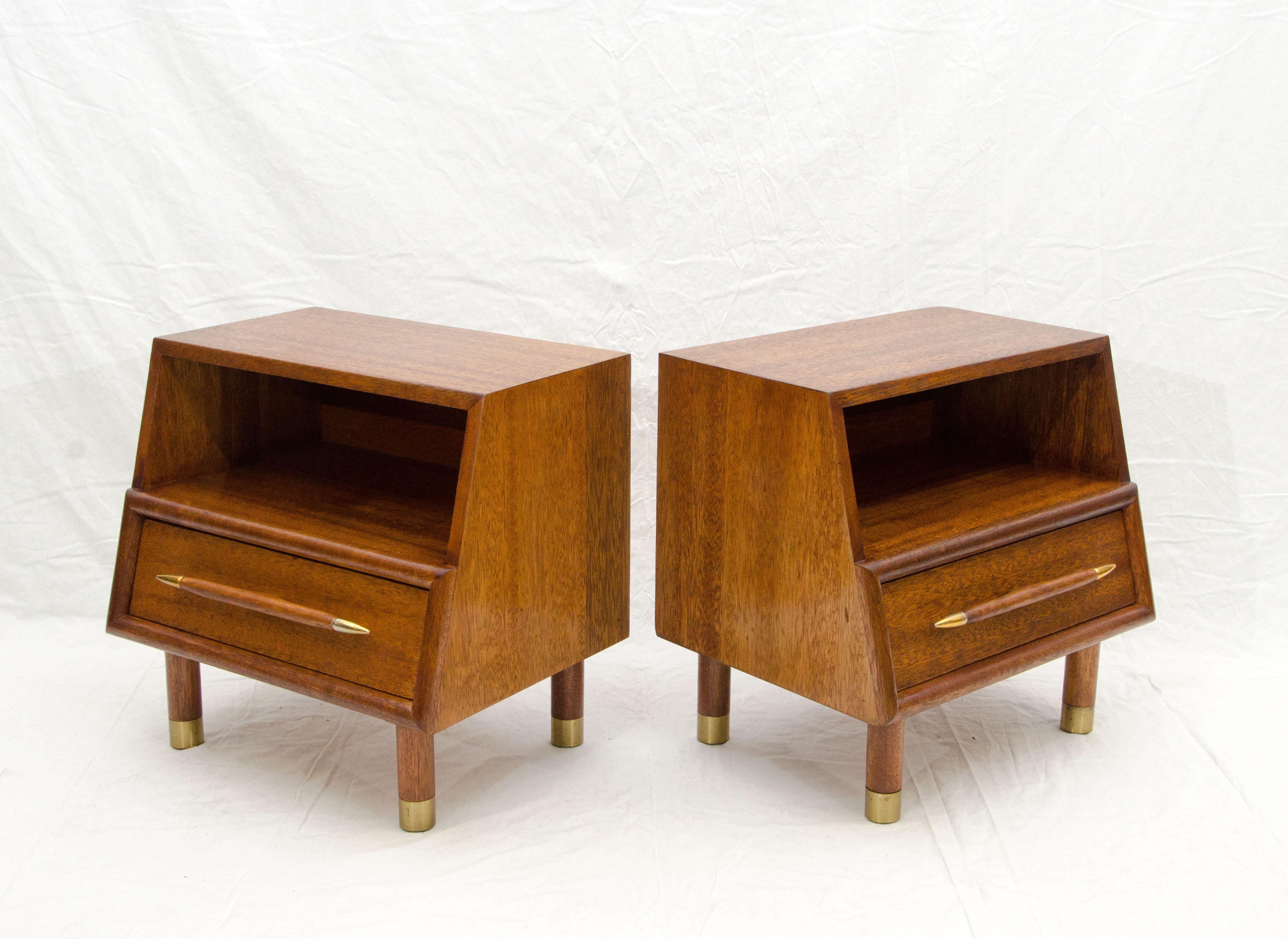 Nice pair of low nightstands with one drawer and a 7