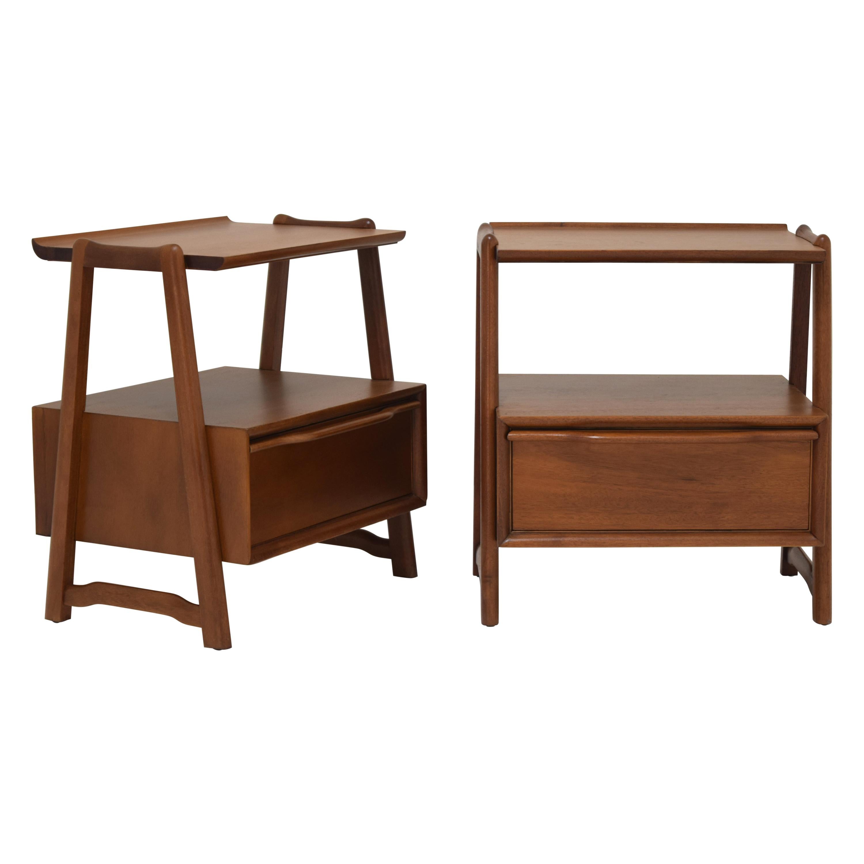 Pair of Mahogany Nightstands or End Table by Hickory Manufacturing