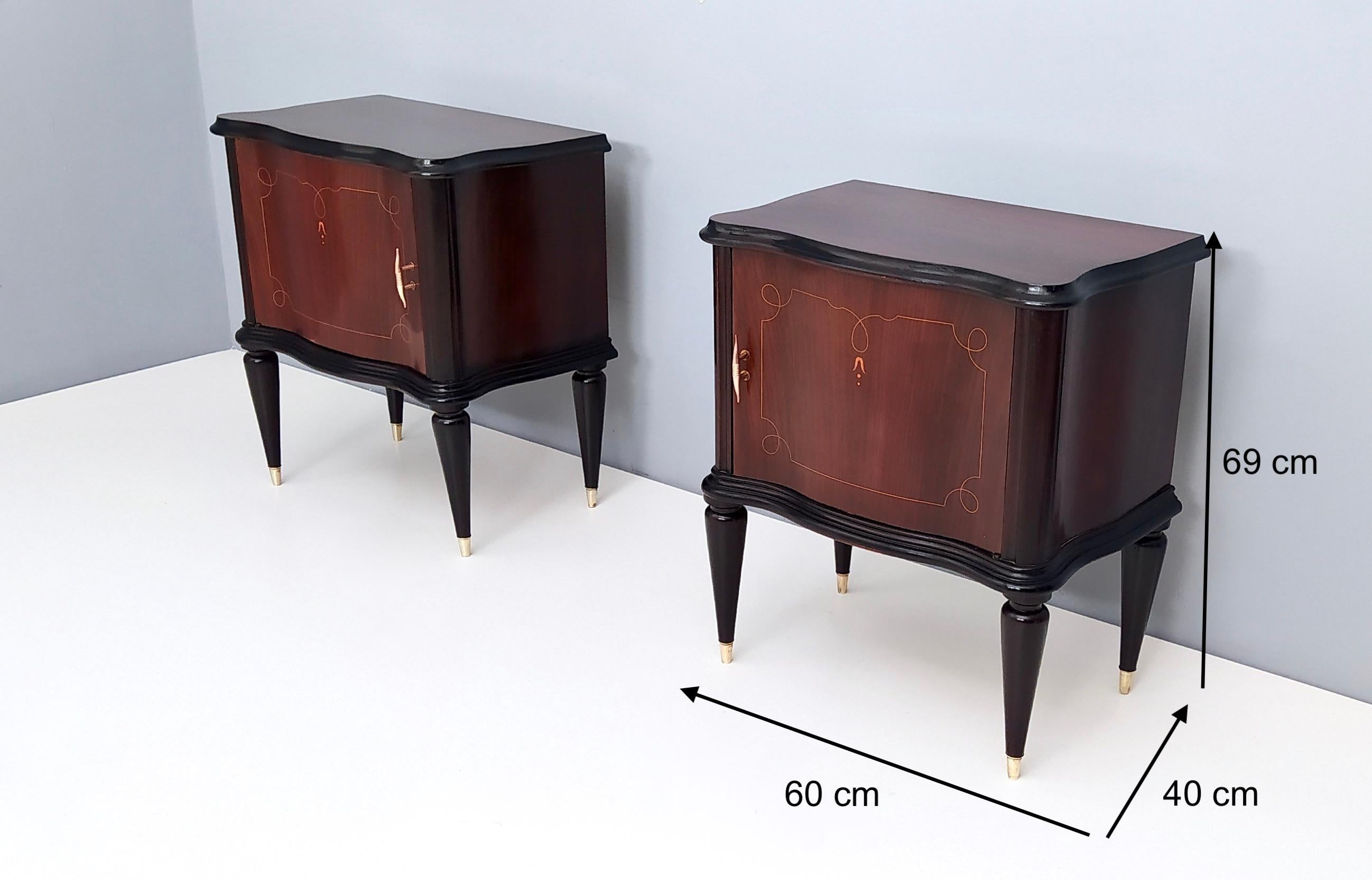 Pair of Vintage Walnut Nightstands with in the Style of Tomaso Buzzi, Italy For Sale 5