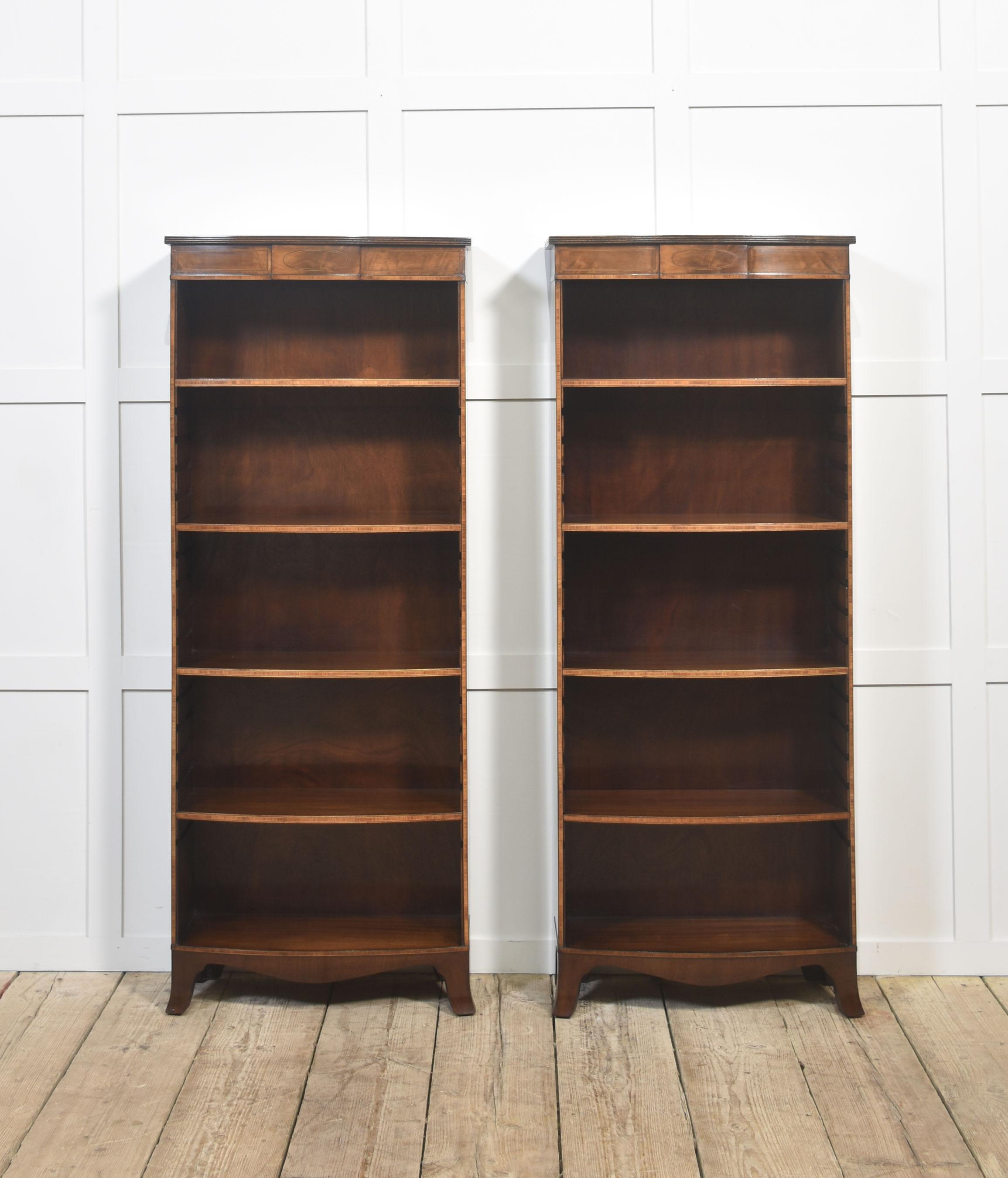 Pareja de librerías abiertas de caoba en venta 6