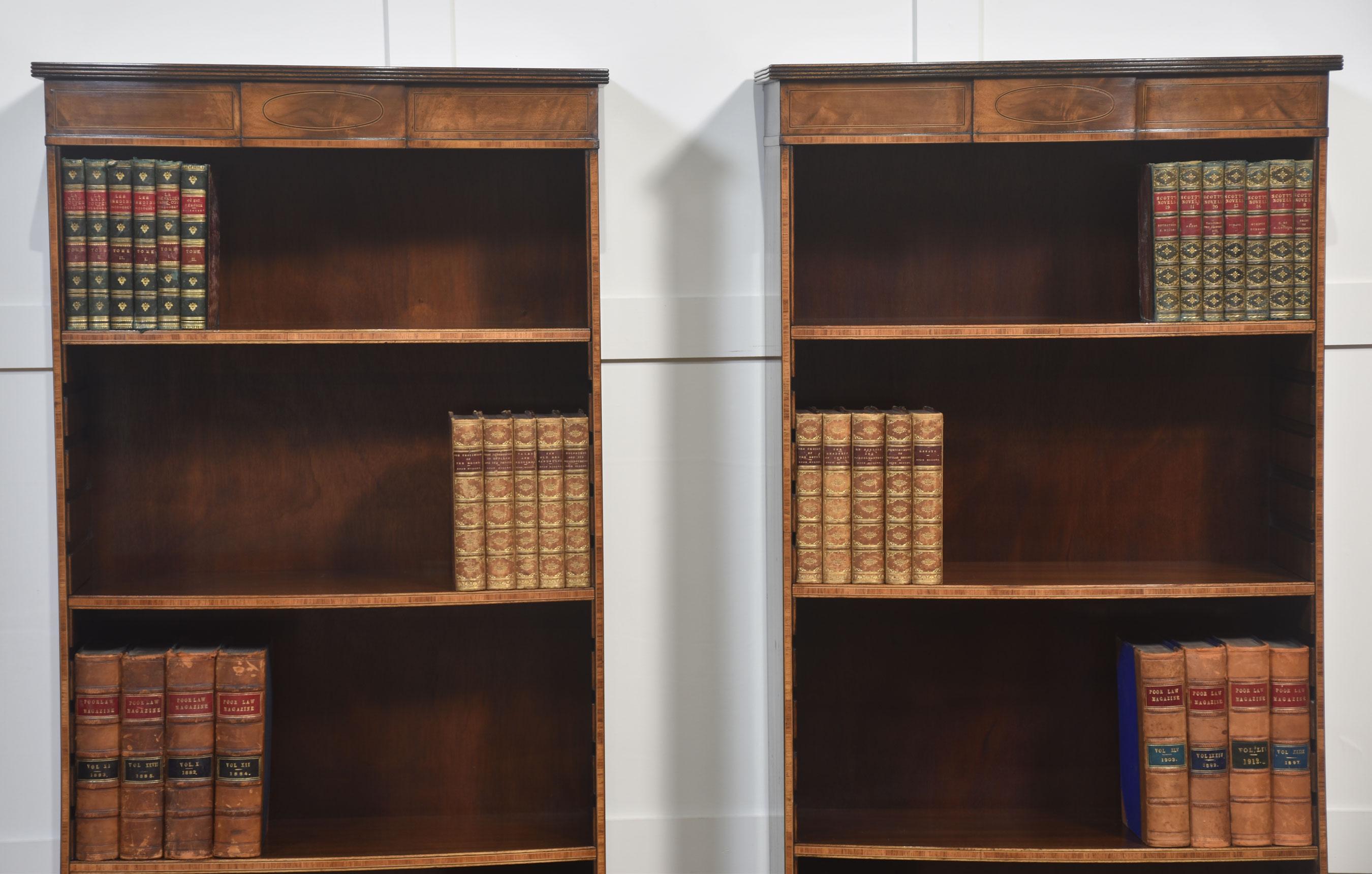 Pareja de librerías abiertas de caoba Británico en venta