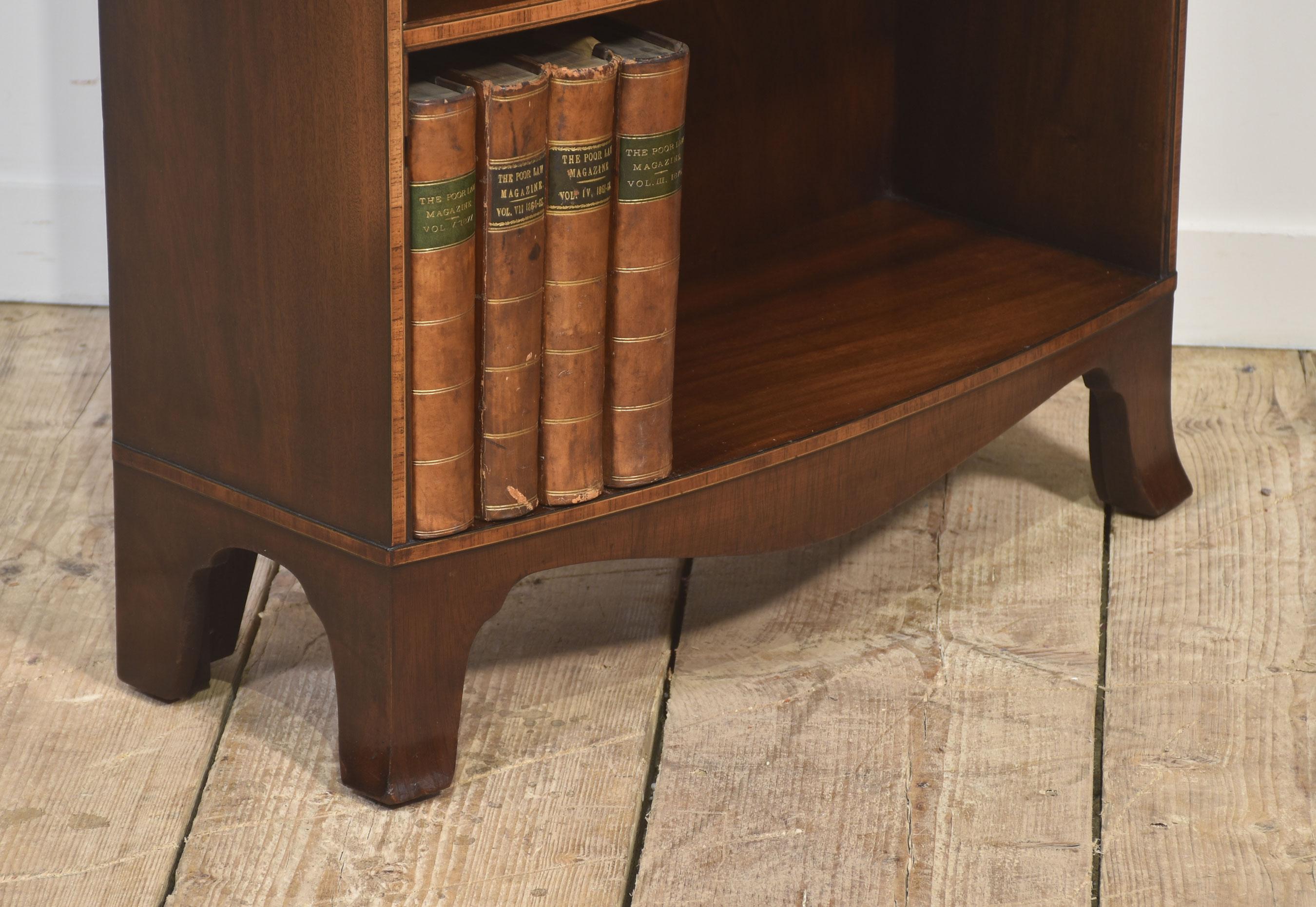 Pareja de librerías abiertas de caoba en venta 2