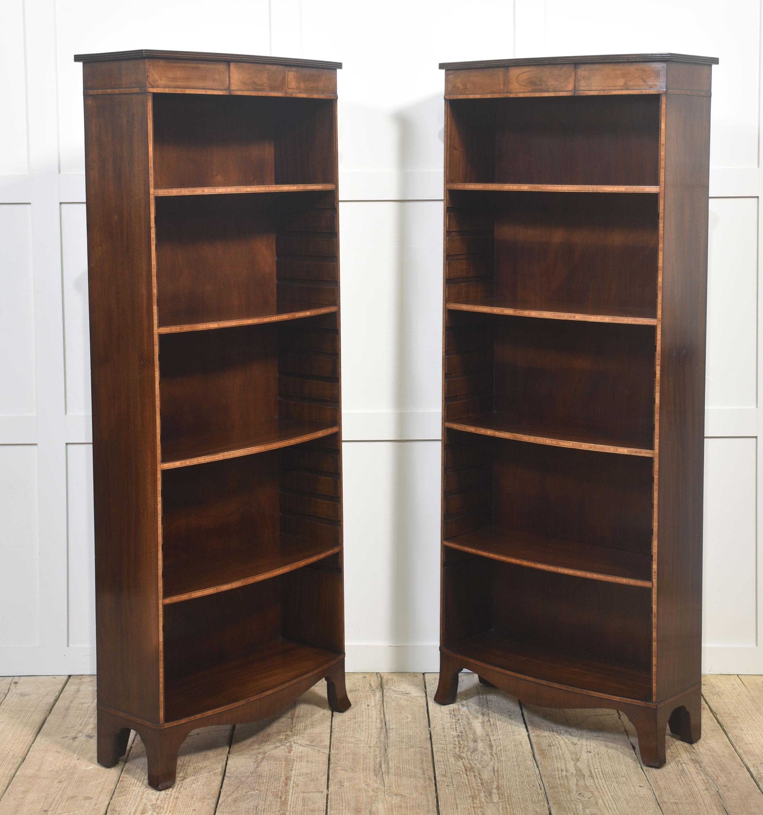 Pareja de librerías abiertas de caoba en venta 3