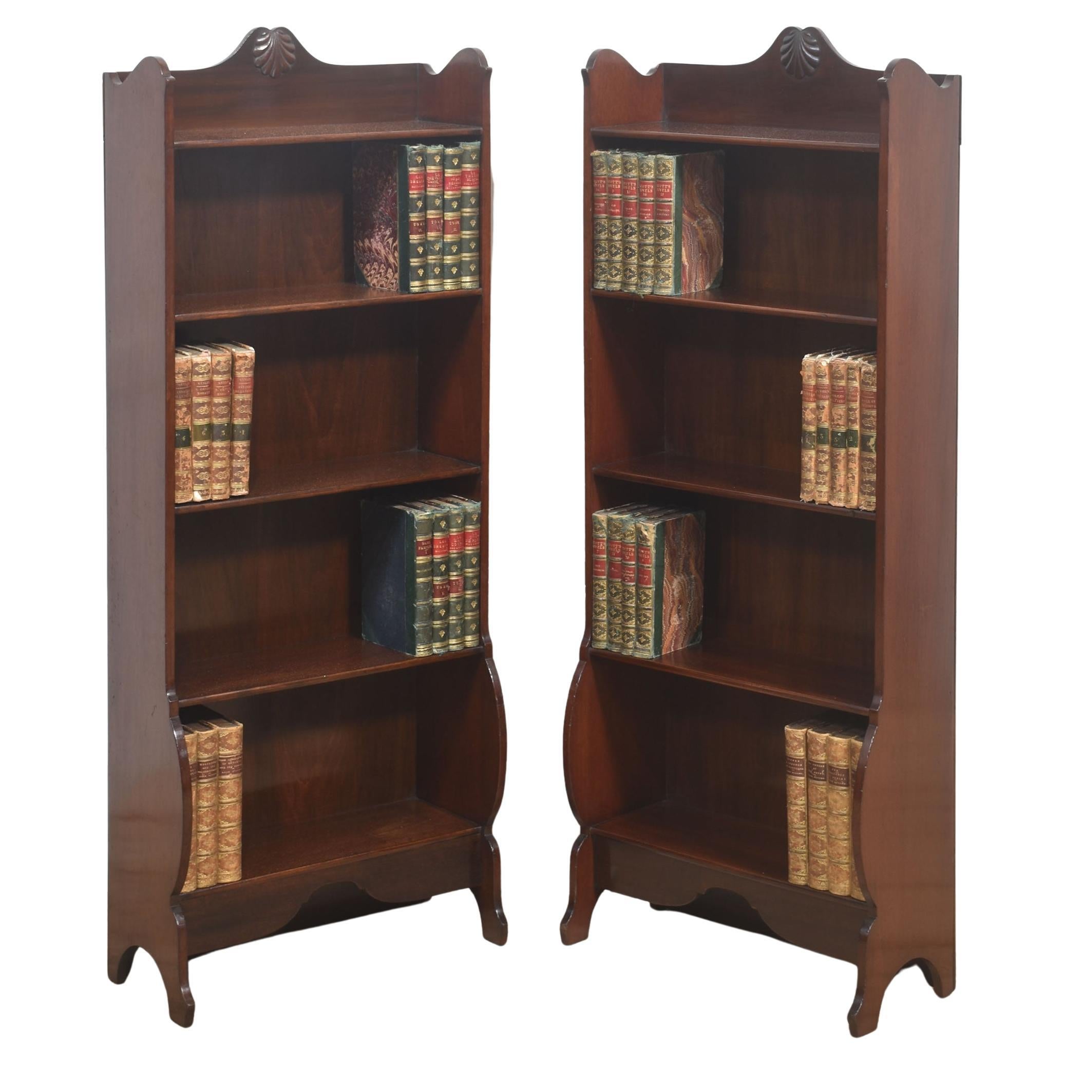 Coppia di librerie a giorno in mogano