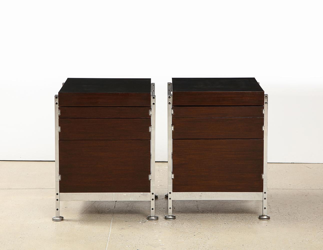 Moderne Paire de commodes d'appoint en acajou de Jules Wabbes pour Mobilier Universel en vente